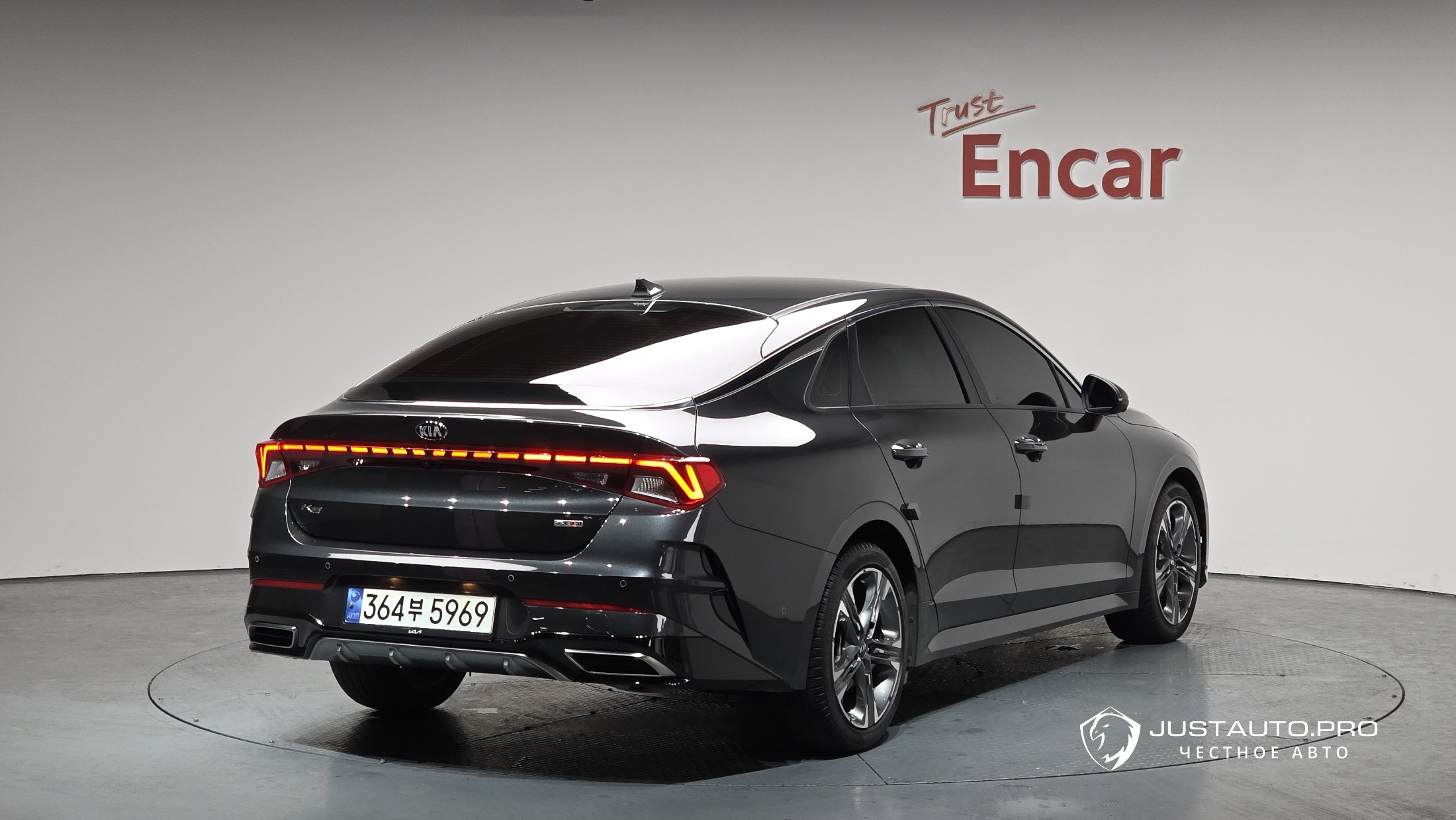 Автомобиль Kia K5