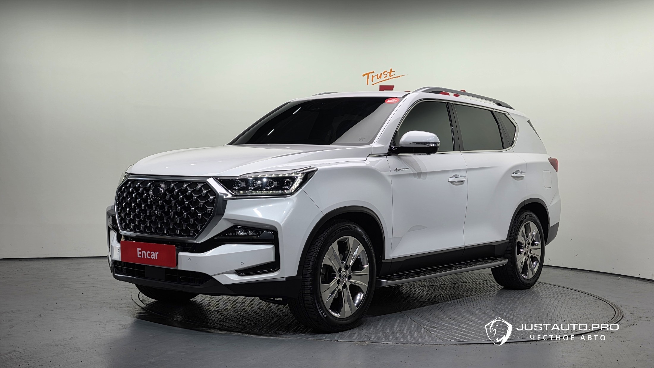 Автомобиль KG_Mobility_Ssangyong Rexton