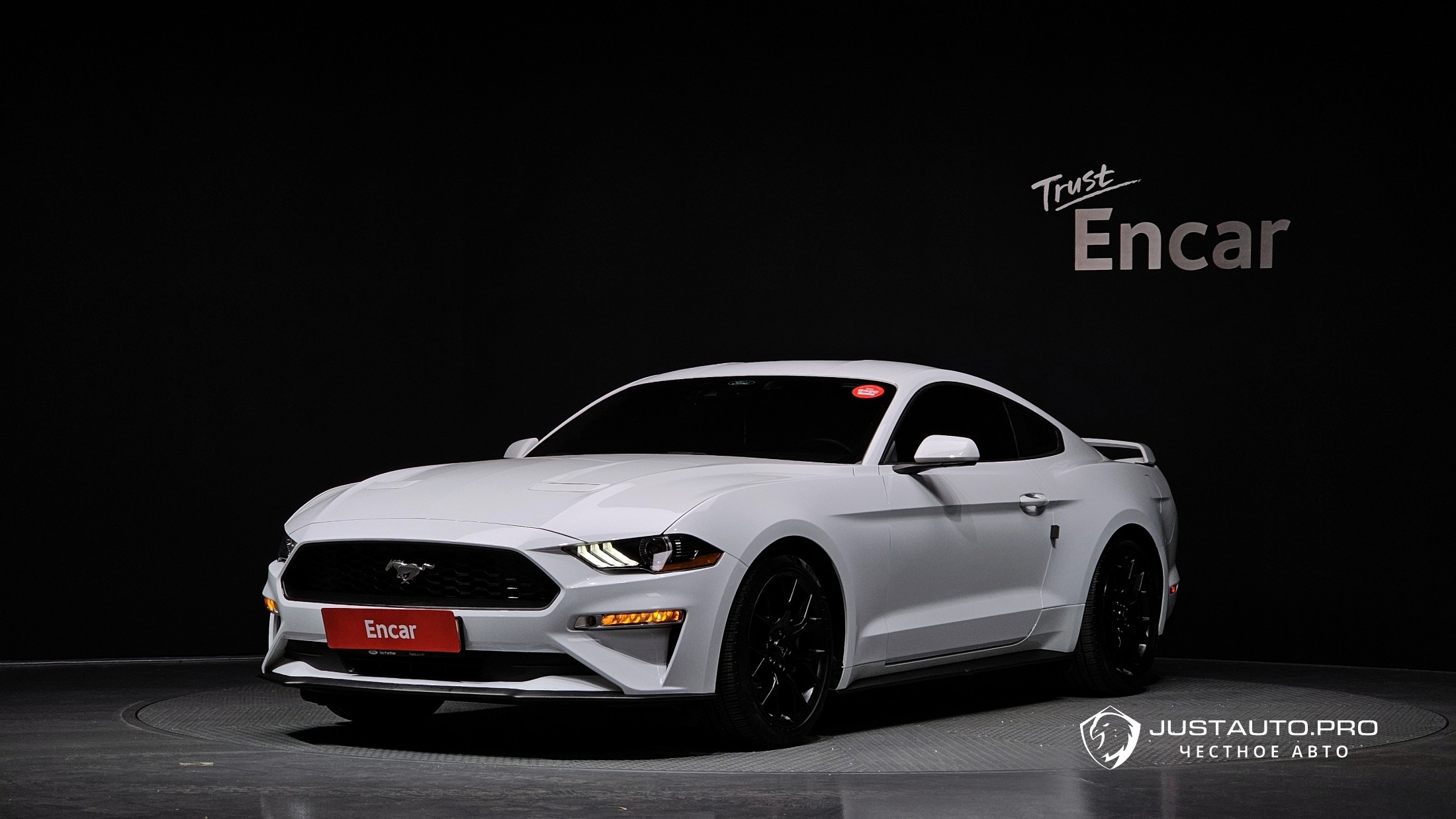 Автомобиль Ford Mustang