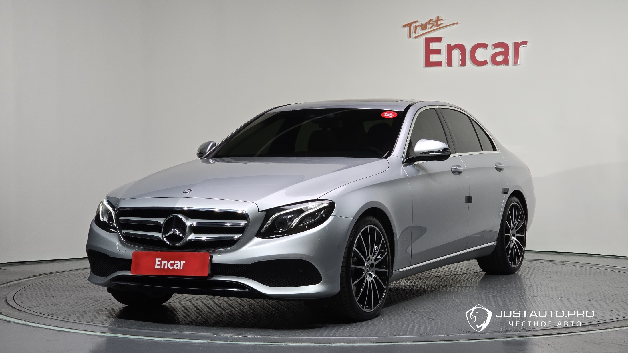 Автомобиль Mercedes-Benz E-Class