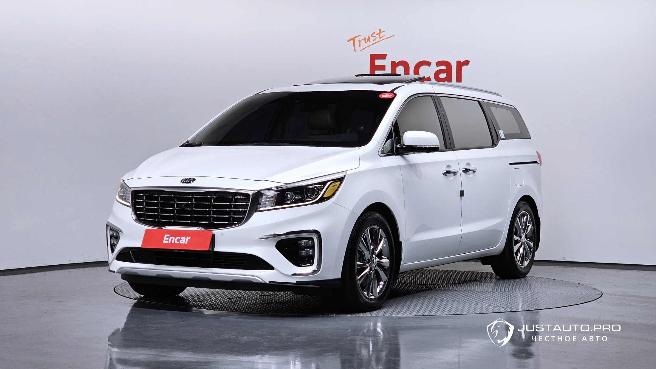 Автомобиль Kia Canival