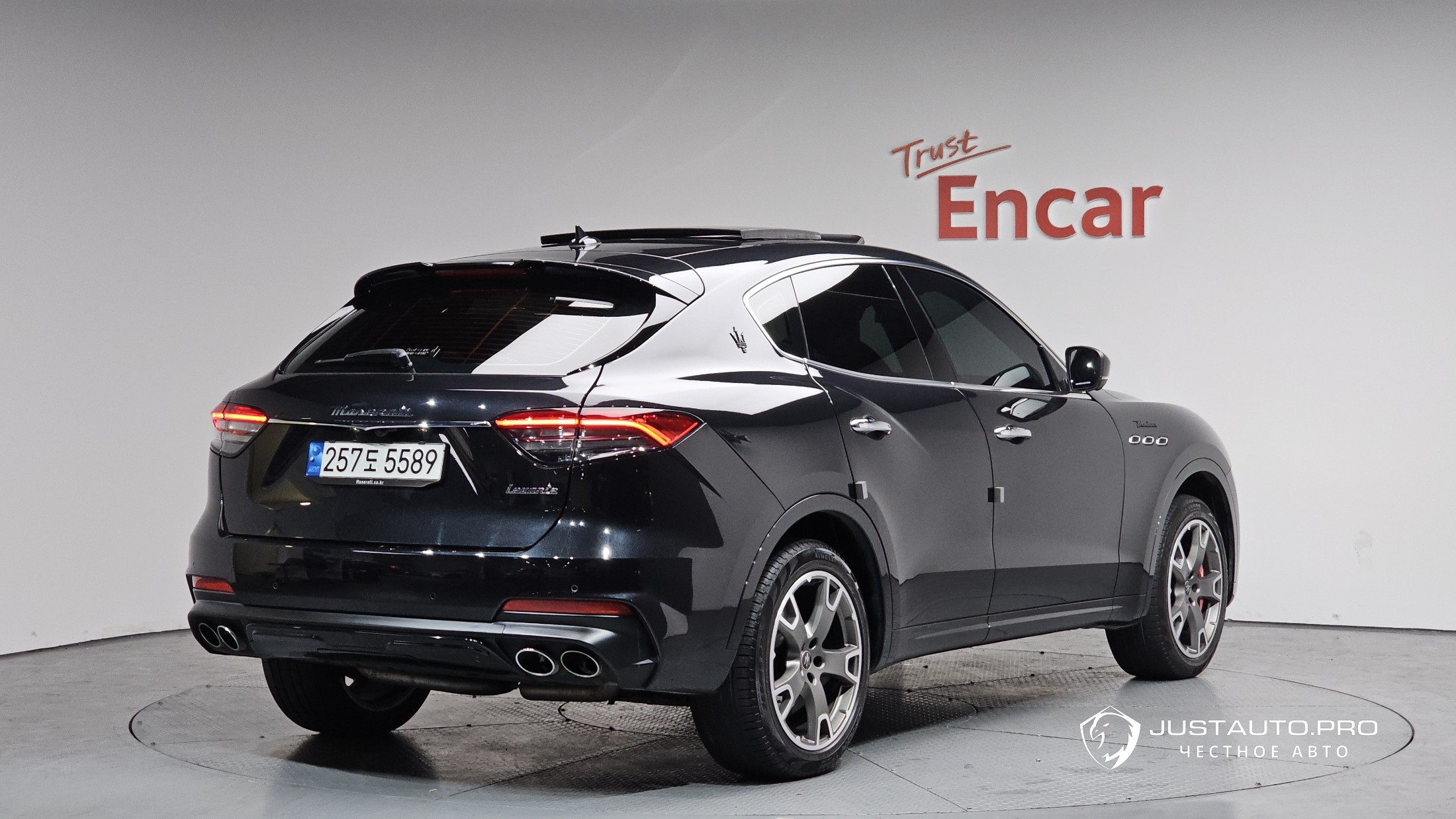 Автомобиль Maserati Levante