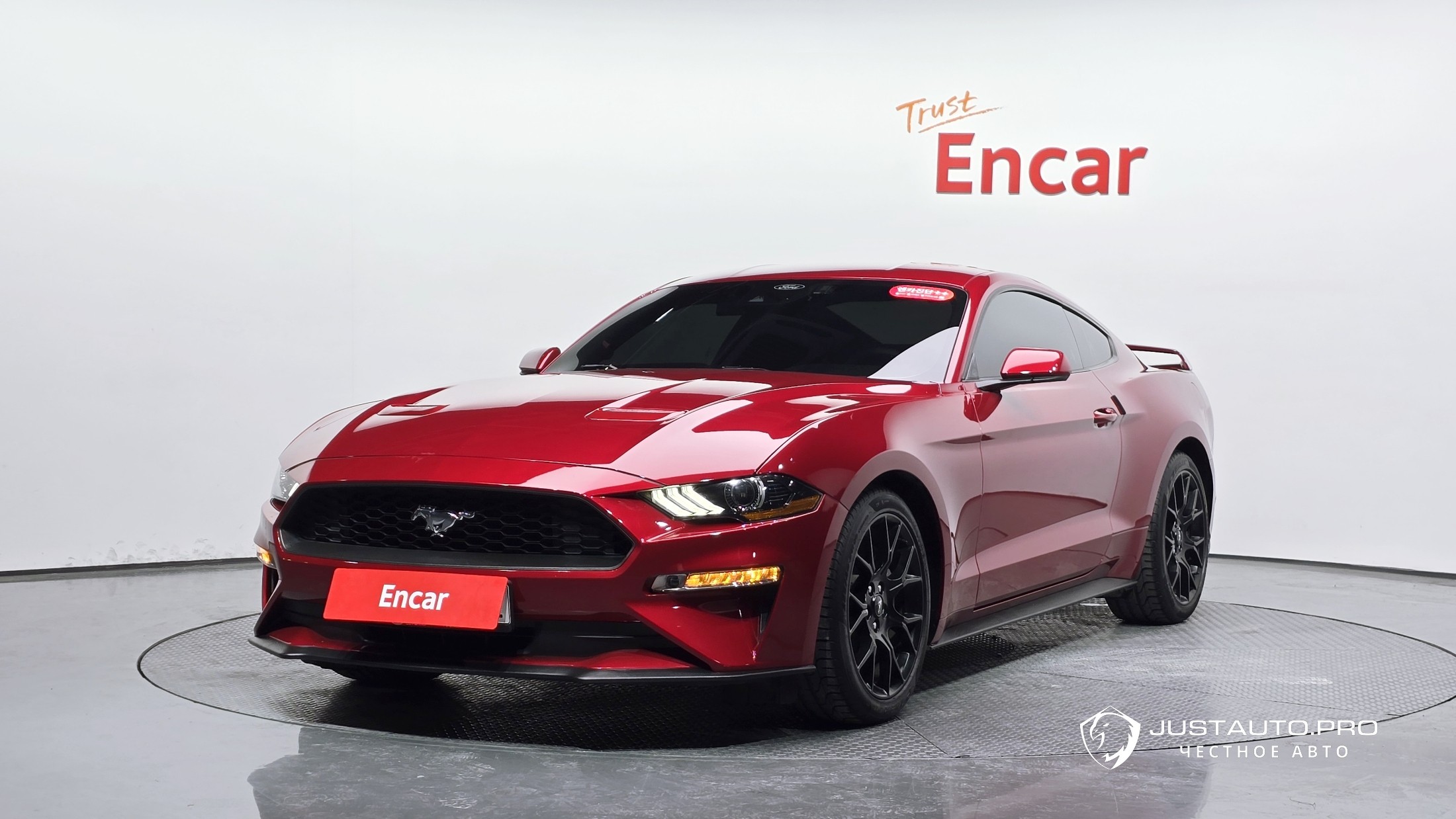 Автомобиль Ford Mustang