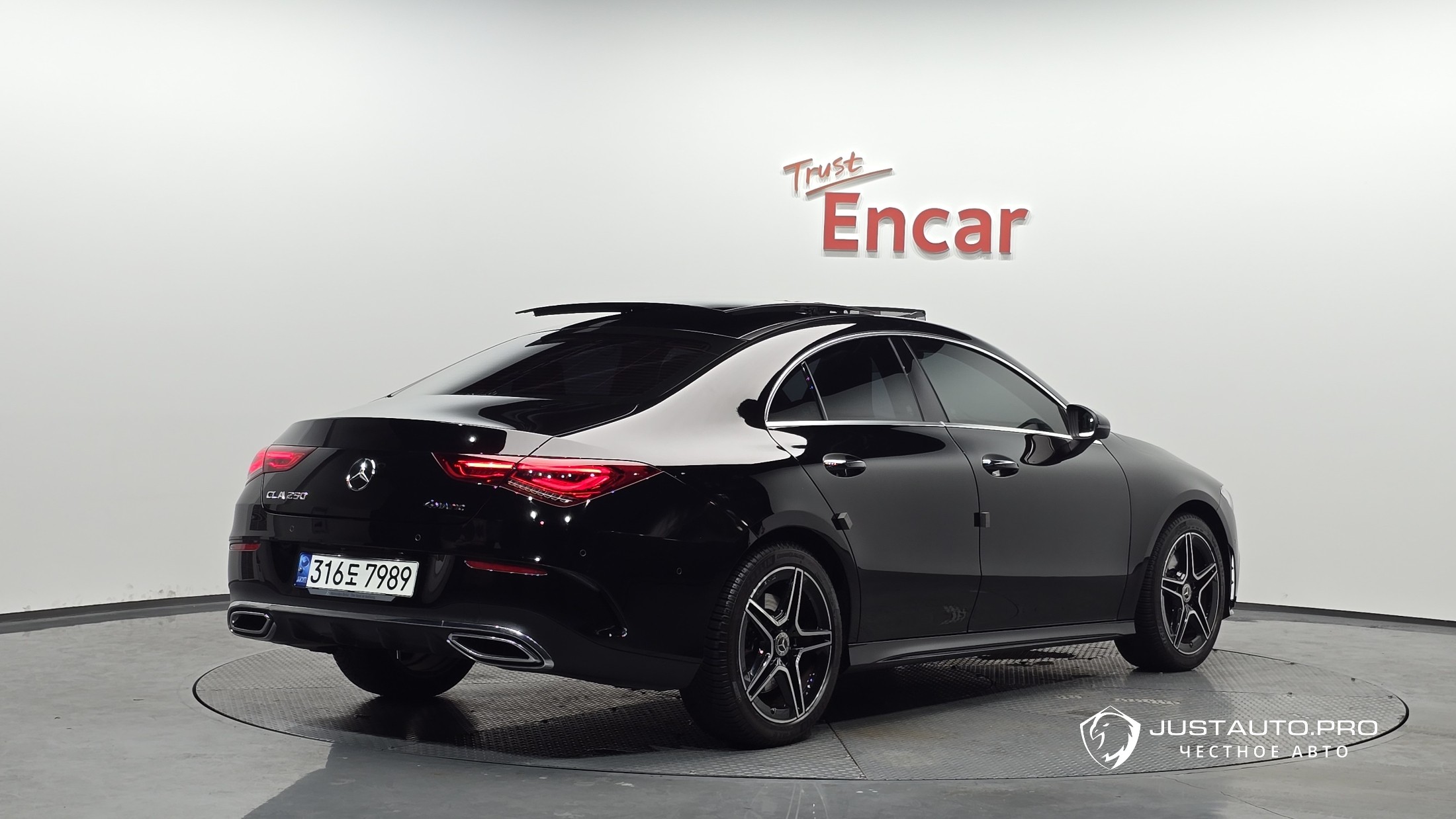 Автомобиль Mercedes-Benz CLA-Class