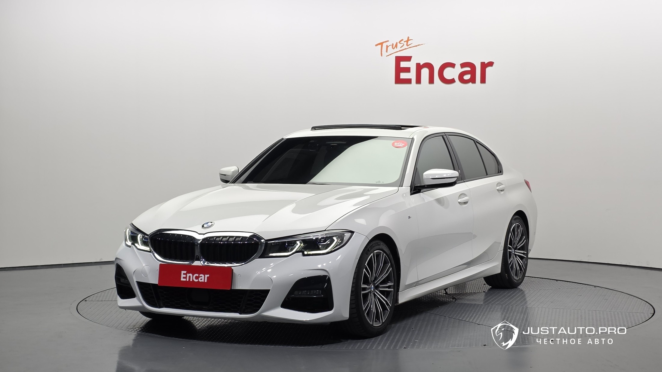 Автомобиль BMW 3-Series