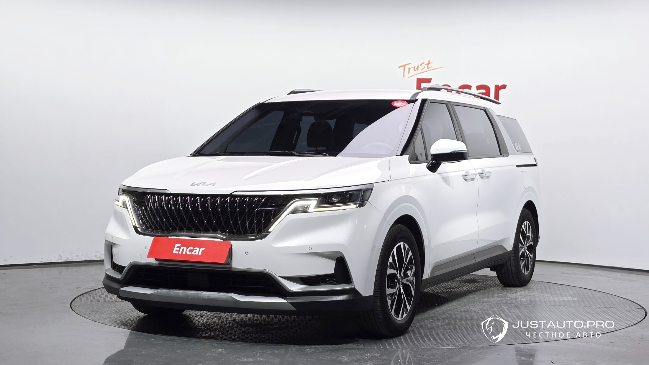 Автомобиль Kia Canival