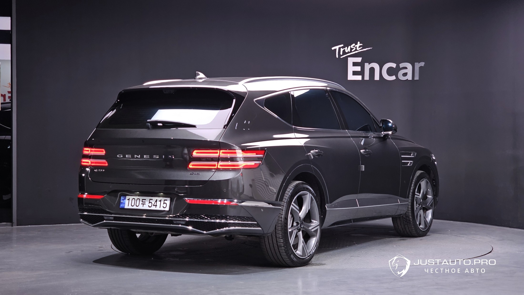 Автомобиль Genesis GV80