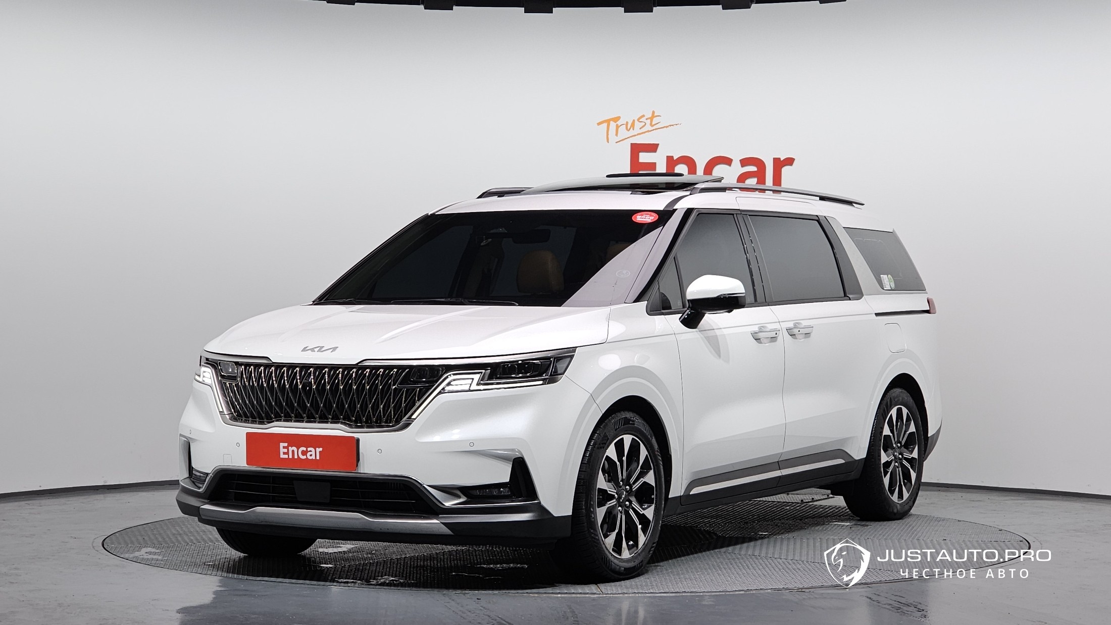 Автомобиль Kia Canival