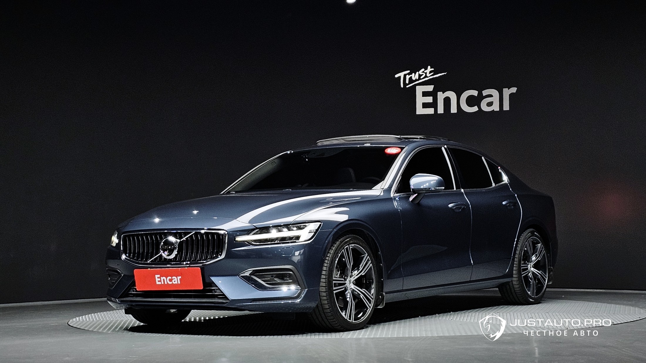 Автомобиль Volvo S60