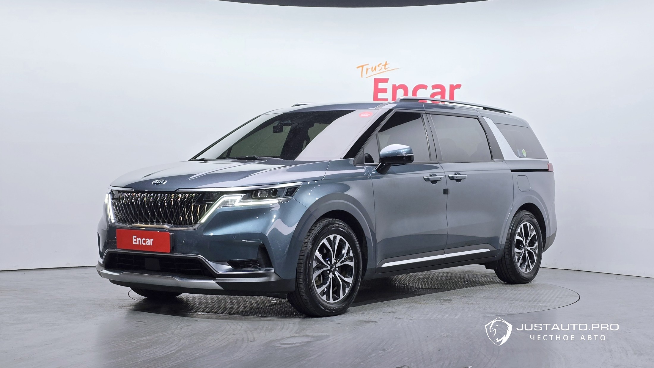 Автомобиль Kia Canival
