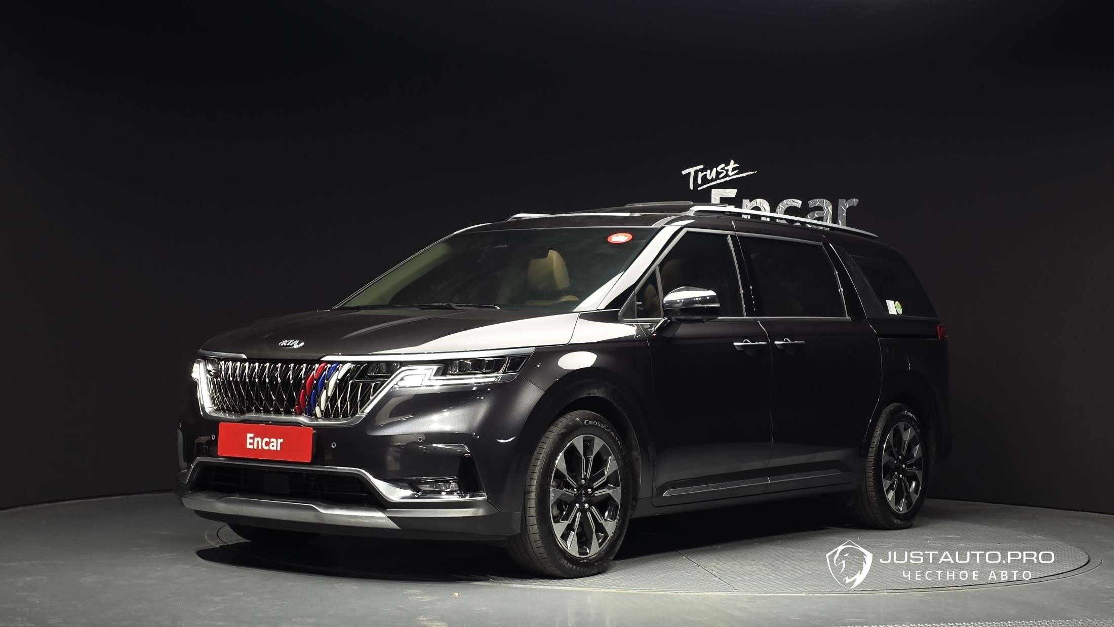 Автомобиль Kia Canival