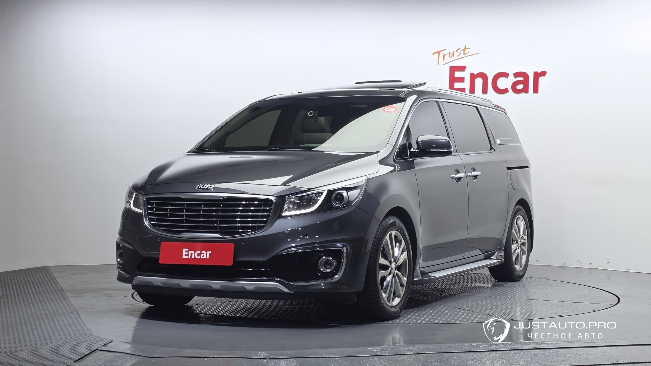 Автомобиль Kia Canival