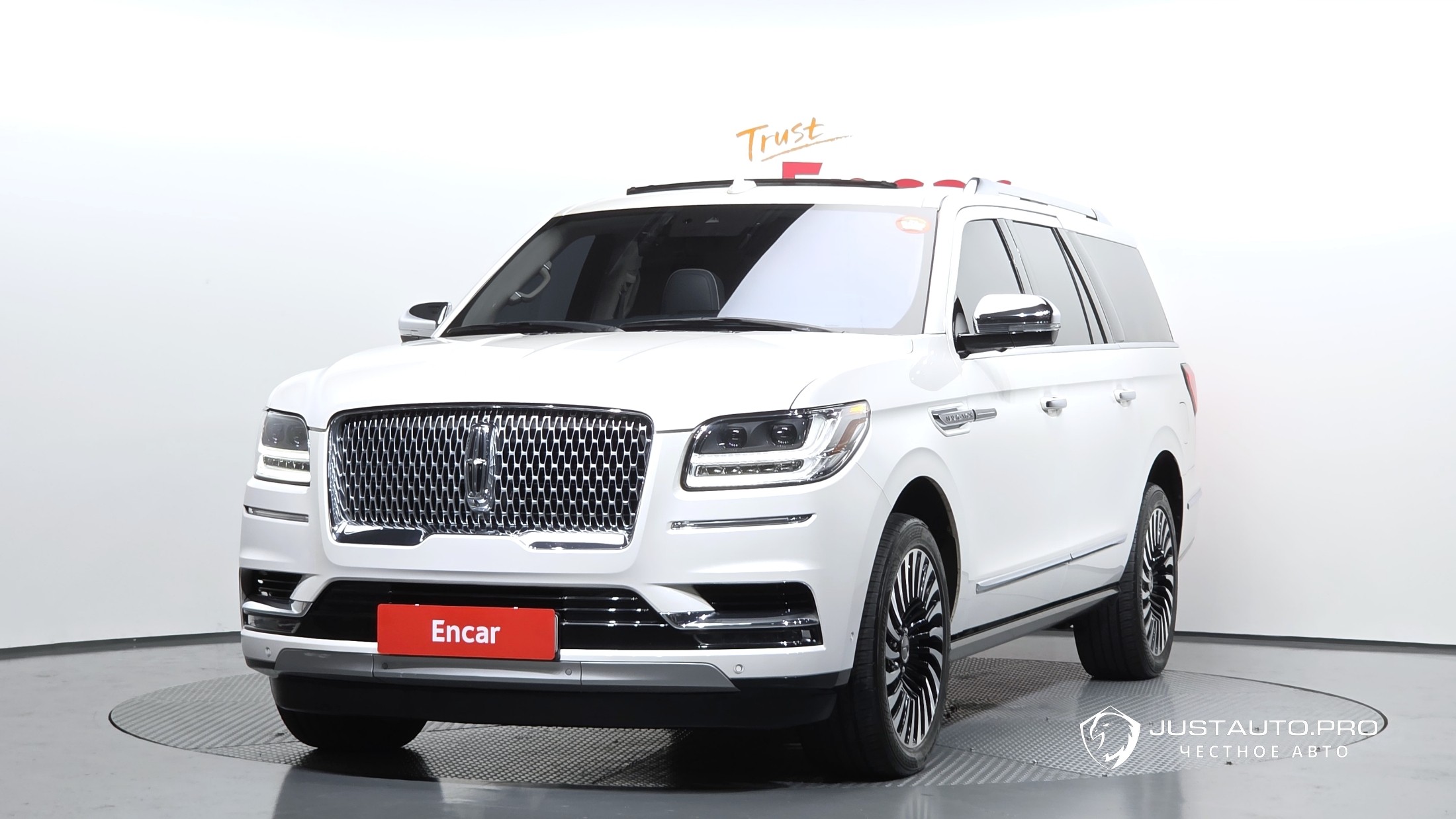 Автомобиль Lincoln Navigator