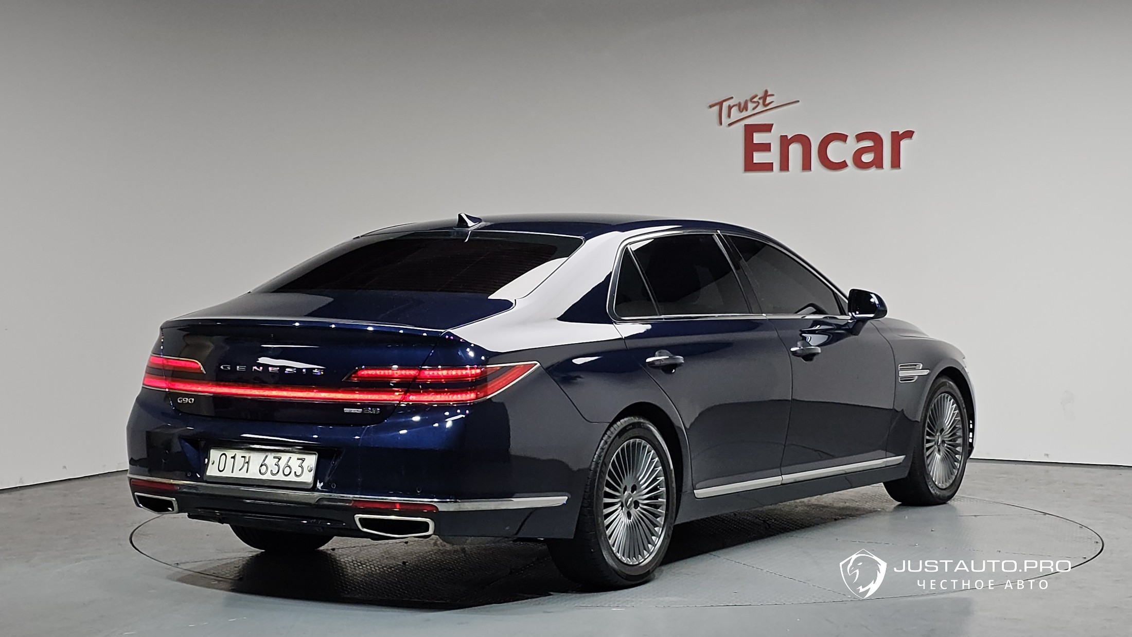 Автомобиль Genesis G90
