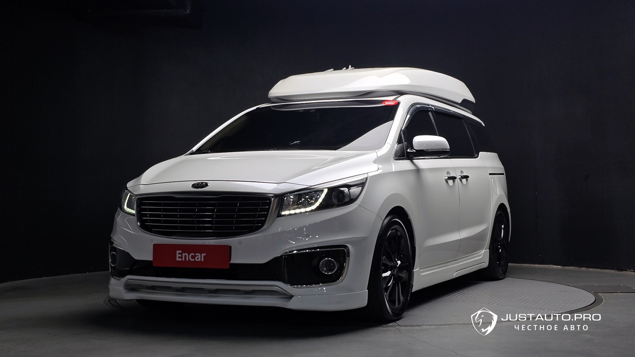 Автомобиль Kia Canival