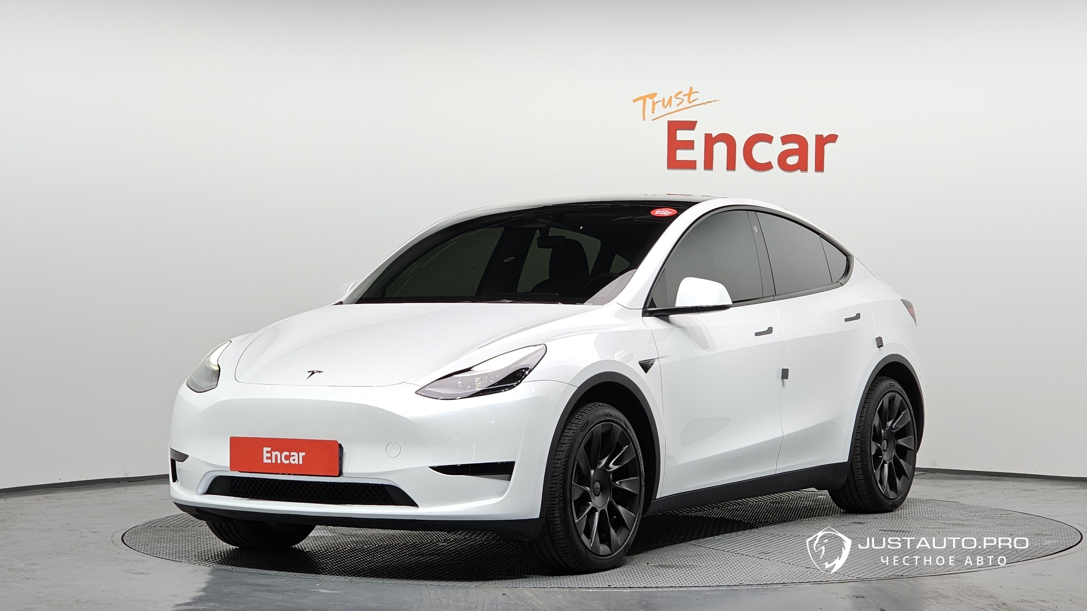 Автомобиль Tesla Model Y
