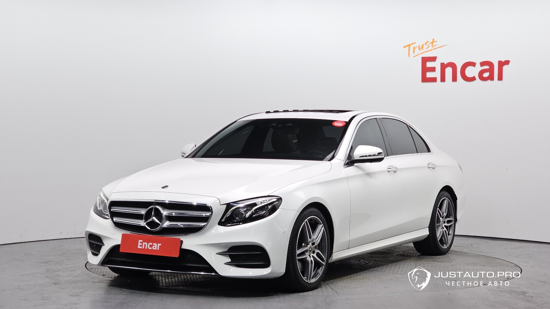 Автомобиль Mercedes-Benz E-Class