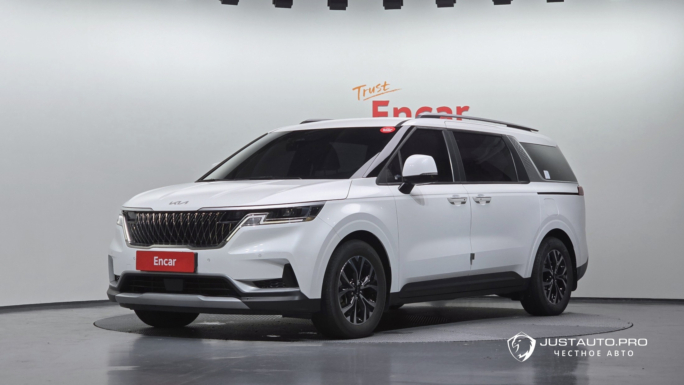Автомобиль Kia Canival