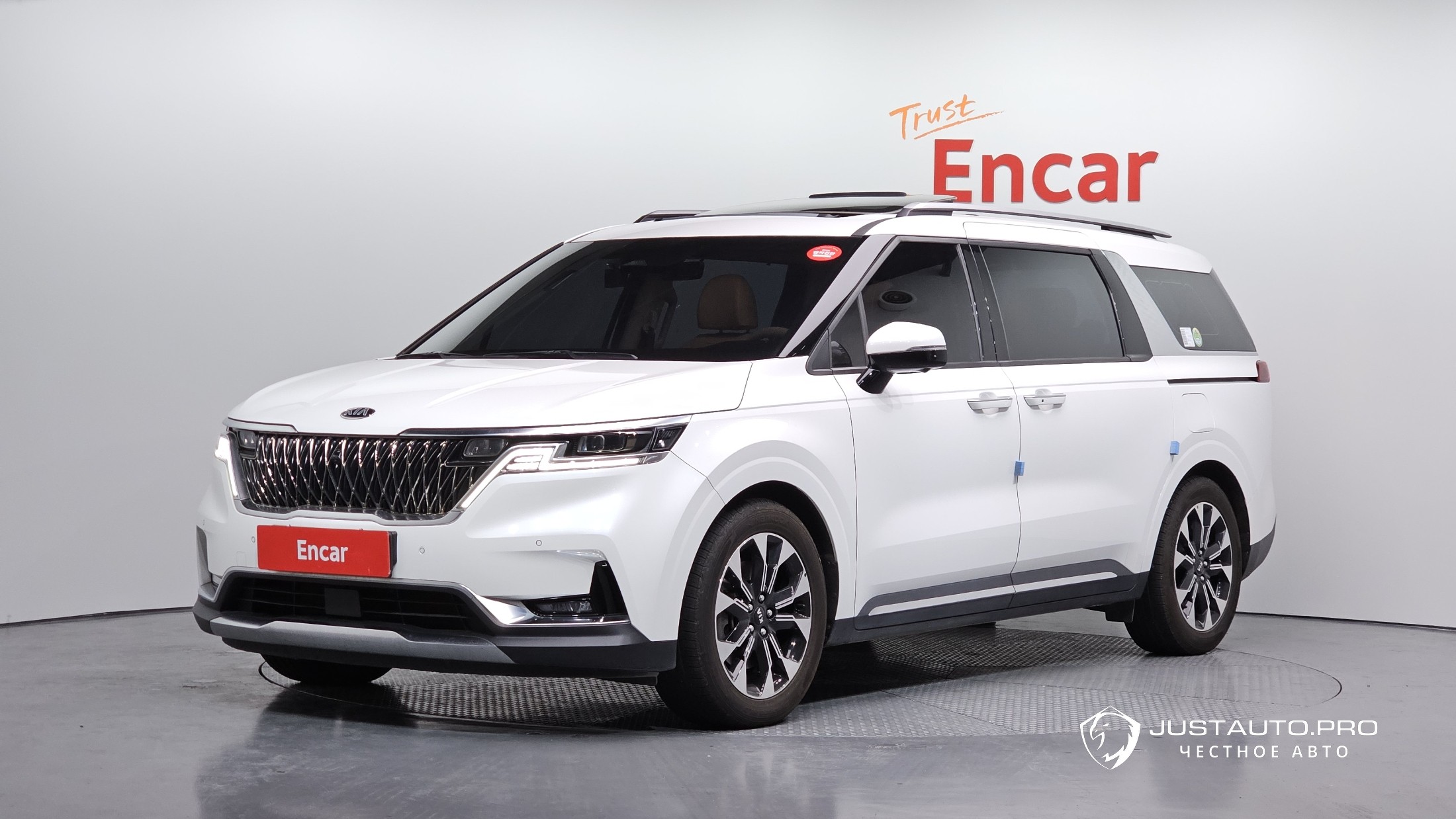 Автомобиль Kia Canival