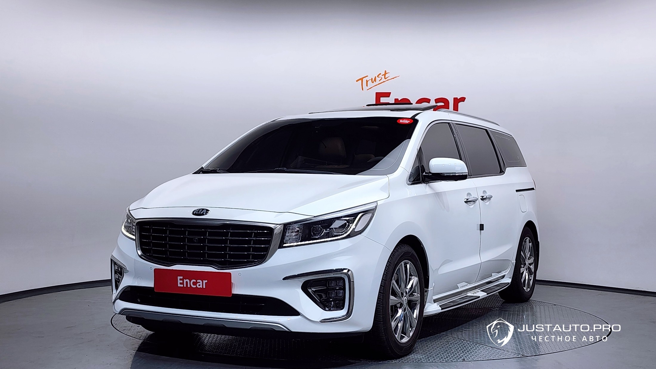 Автомобиль Kia Canival