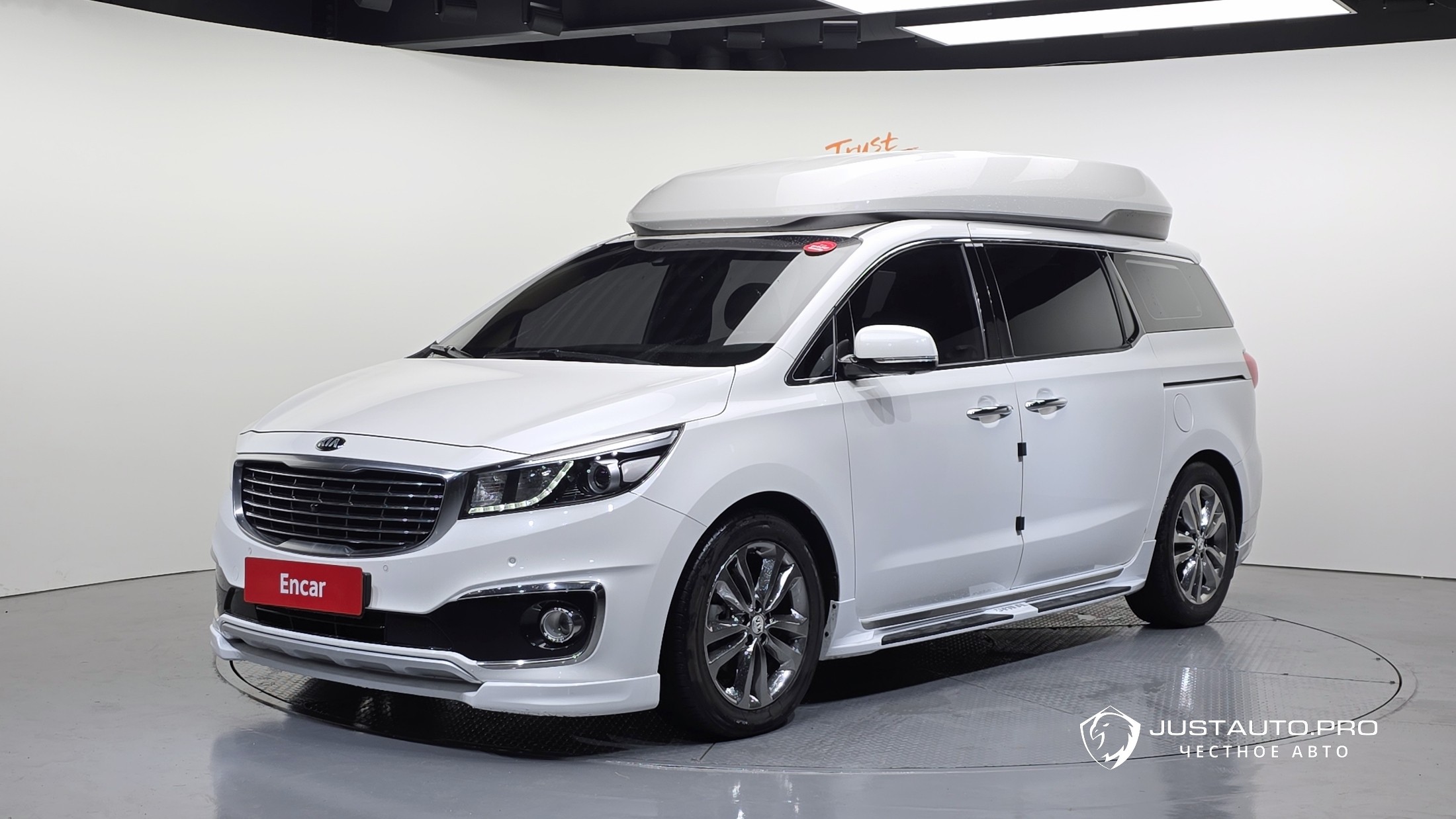 Автомобиль Kia Canival