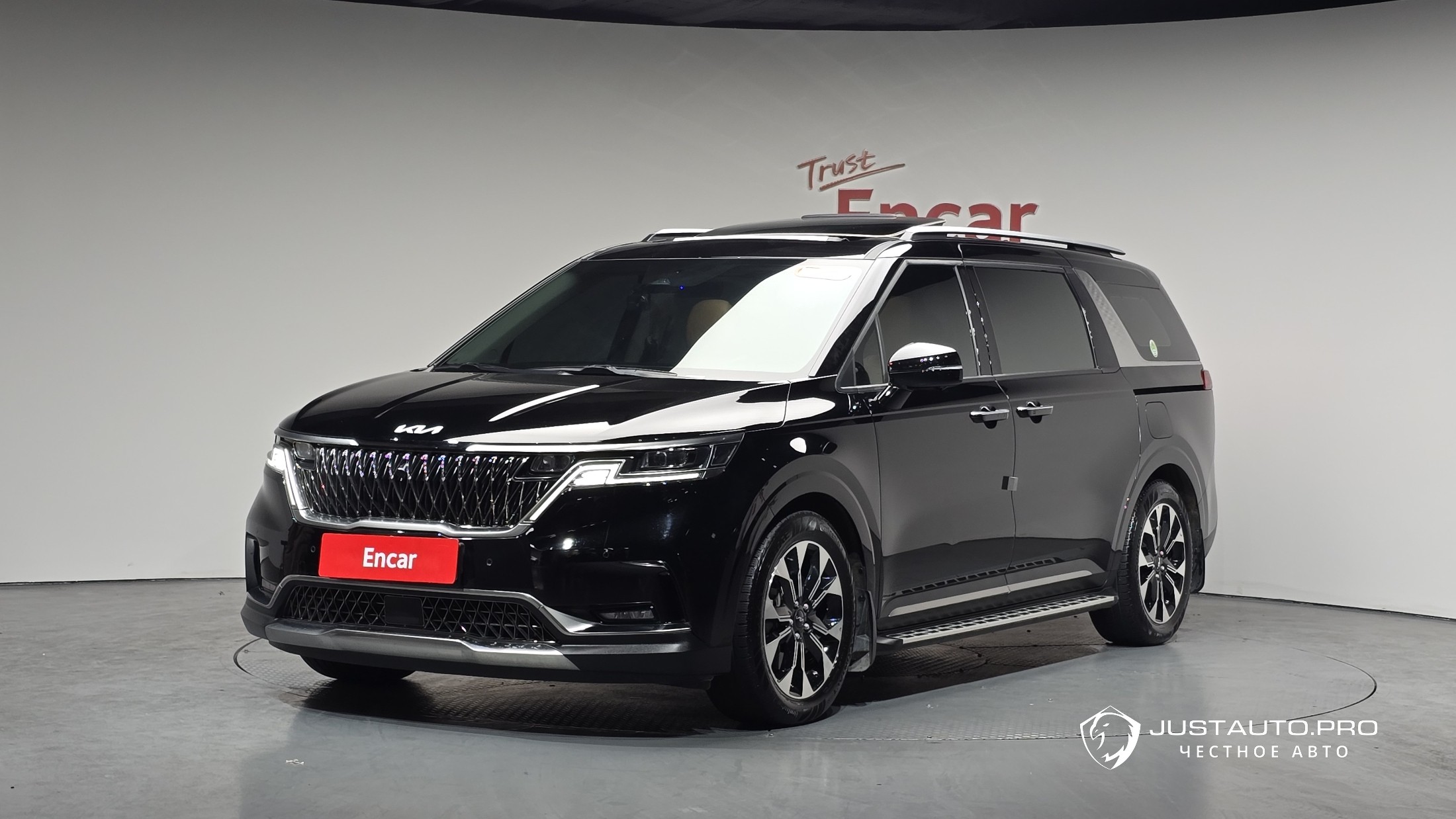 Автомобиль Kia Canival