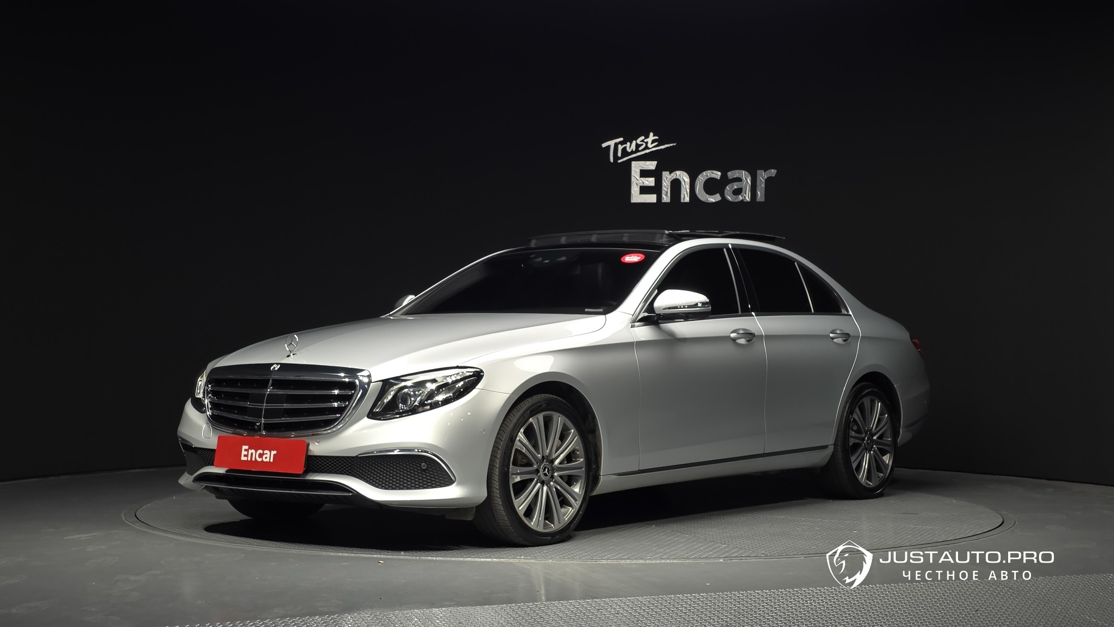 Автомобиль Mercedes-Benz E-Class