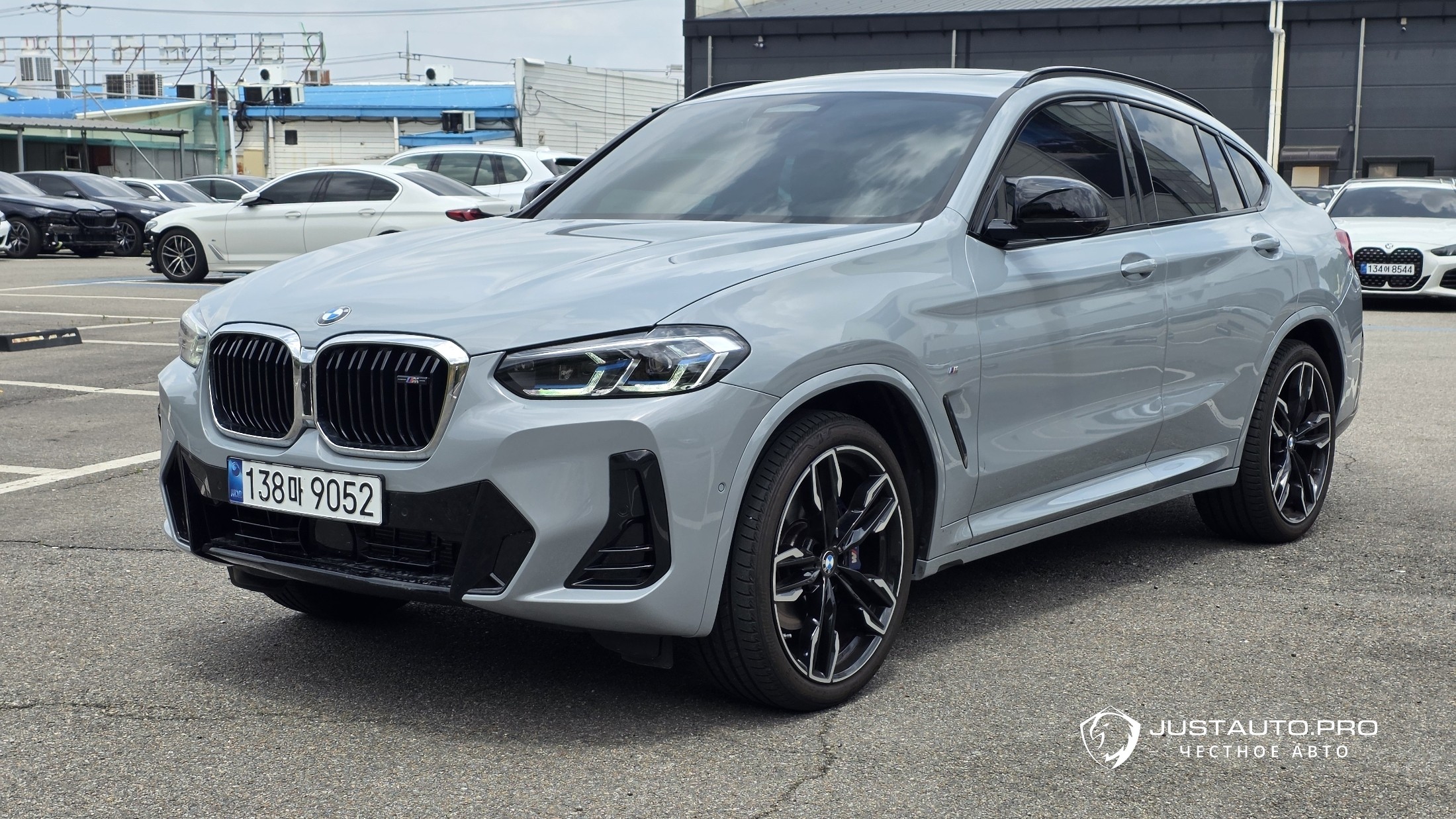 Автомобиль BMW X4