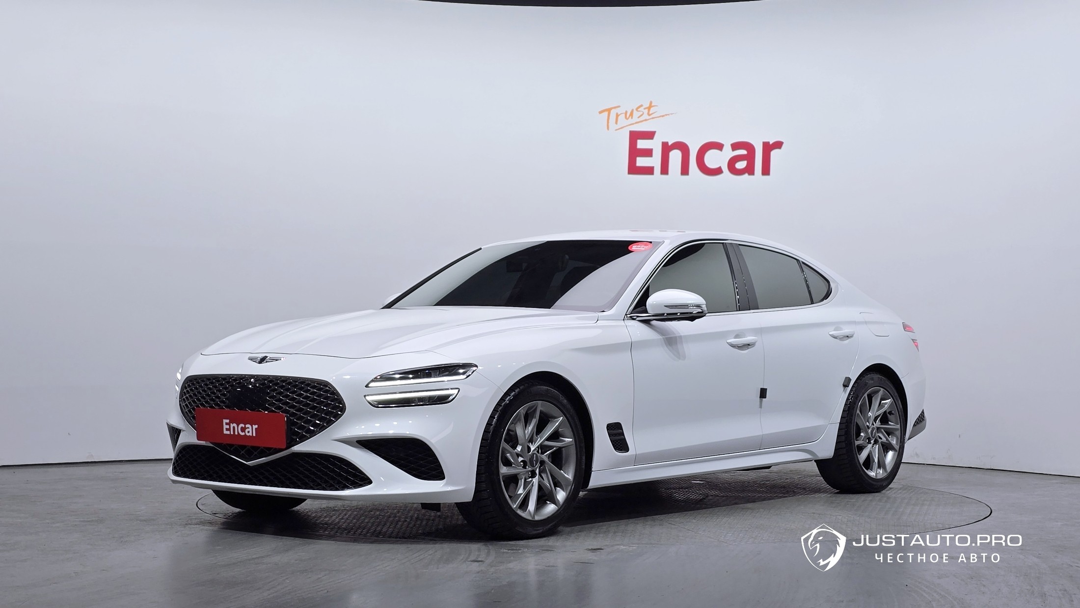 Автомобиль Genesis G70