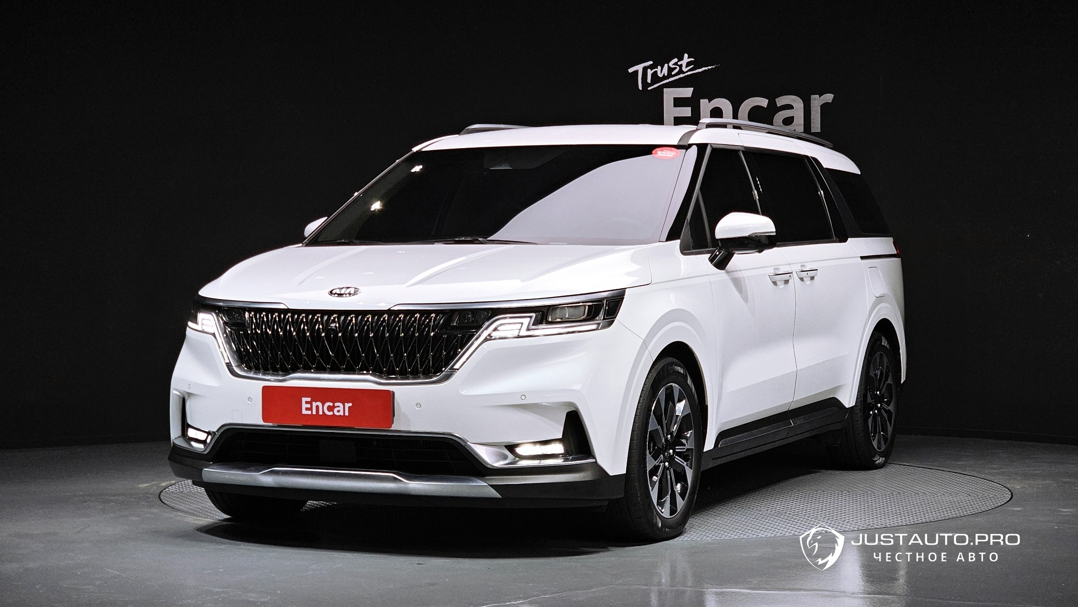 Автомобиль Kia Canival