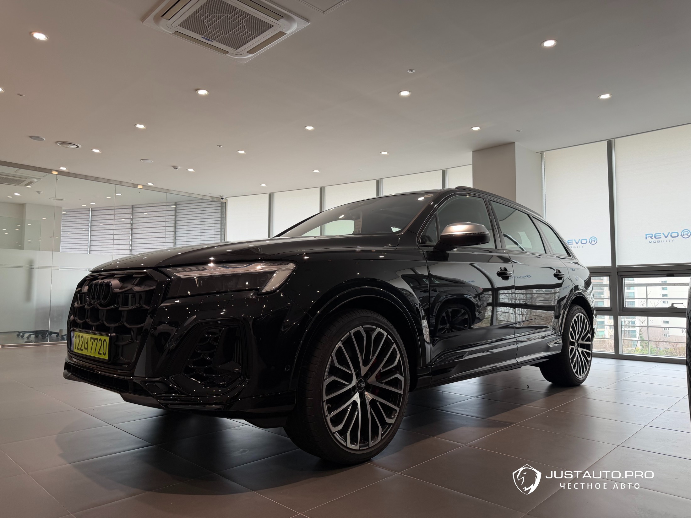 Автомобиль Audi SQ7