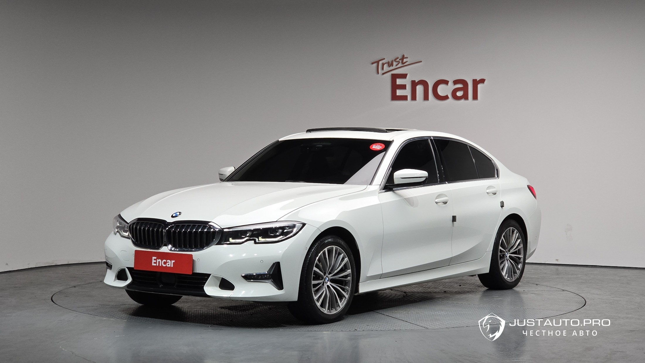 Автомобиль BMW 3-Series