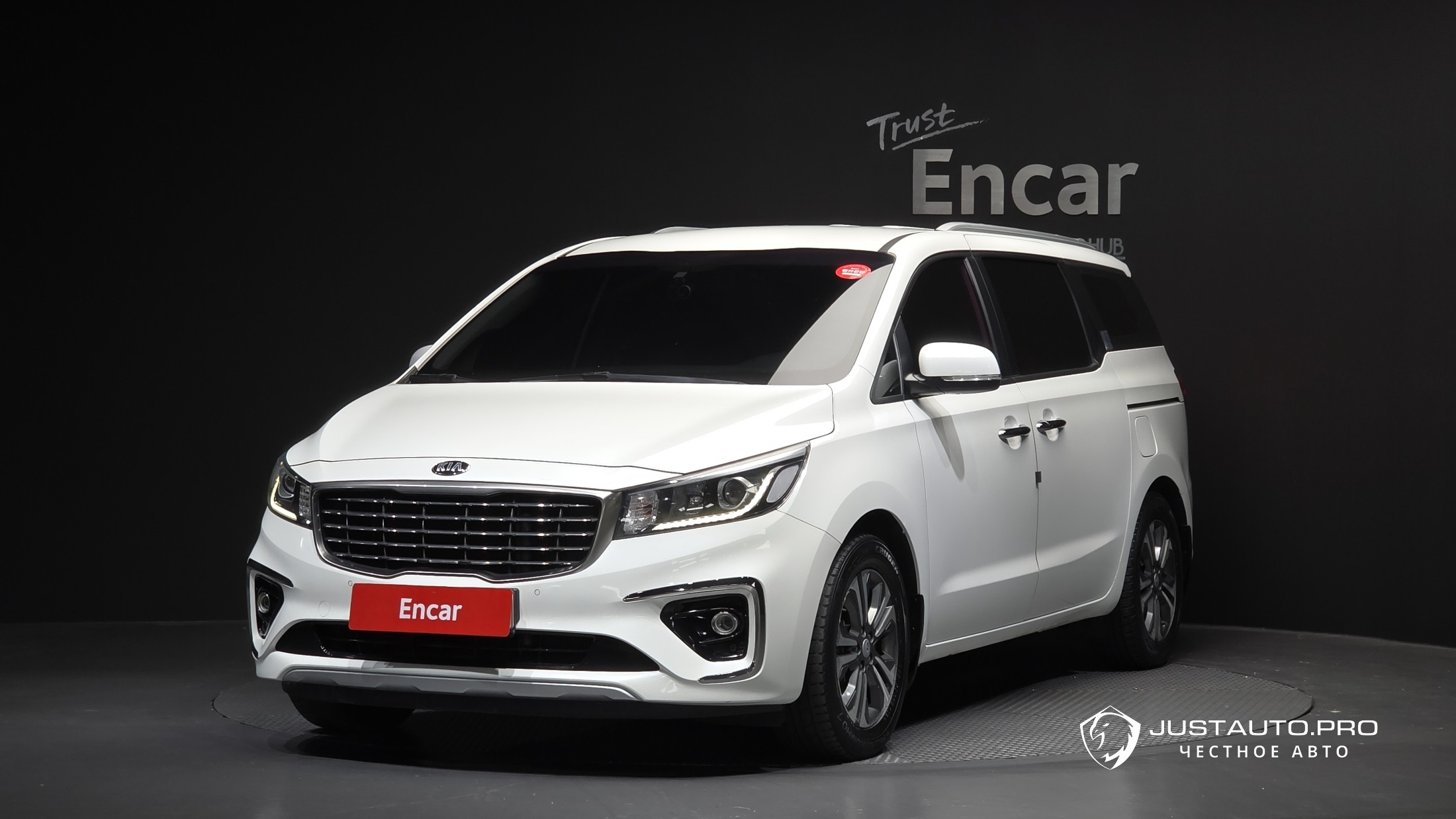 Автомобиль Kia Canival