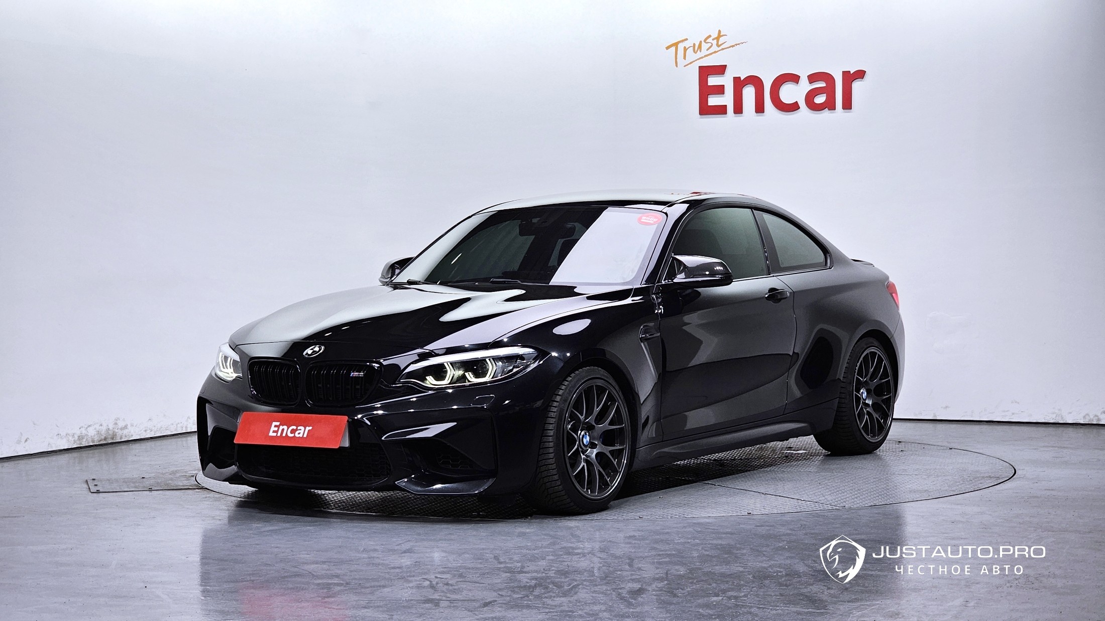 Автомобиль BMW M2