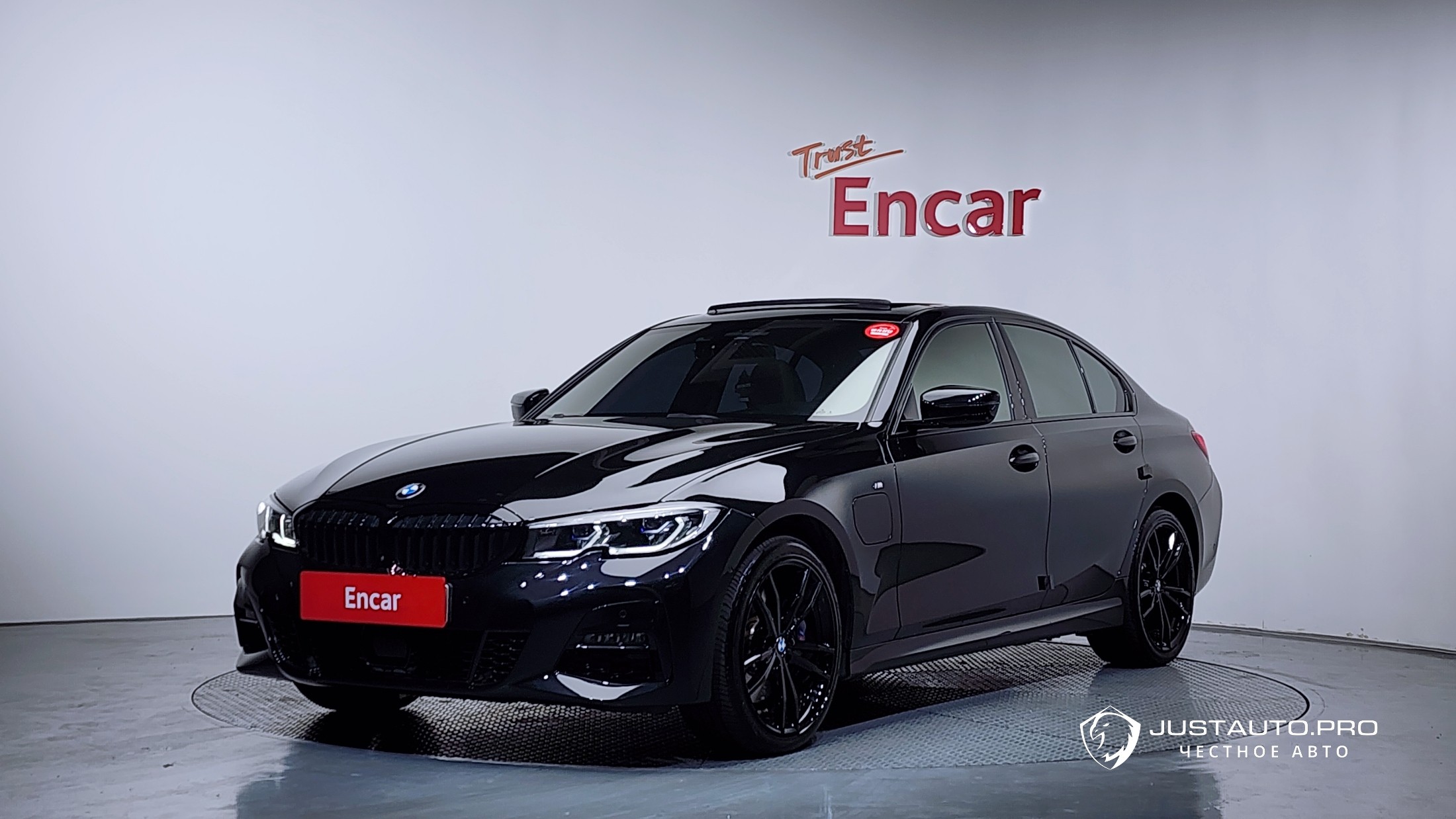 Автомобиль BMW 3-Series
