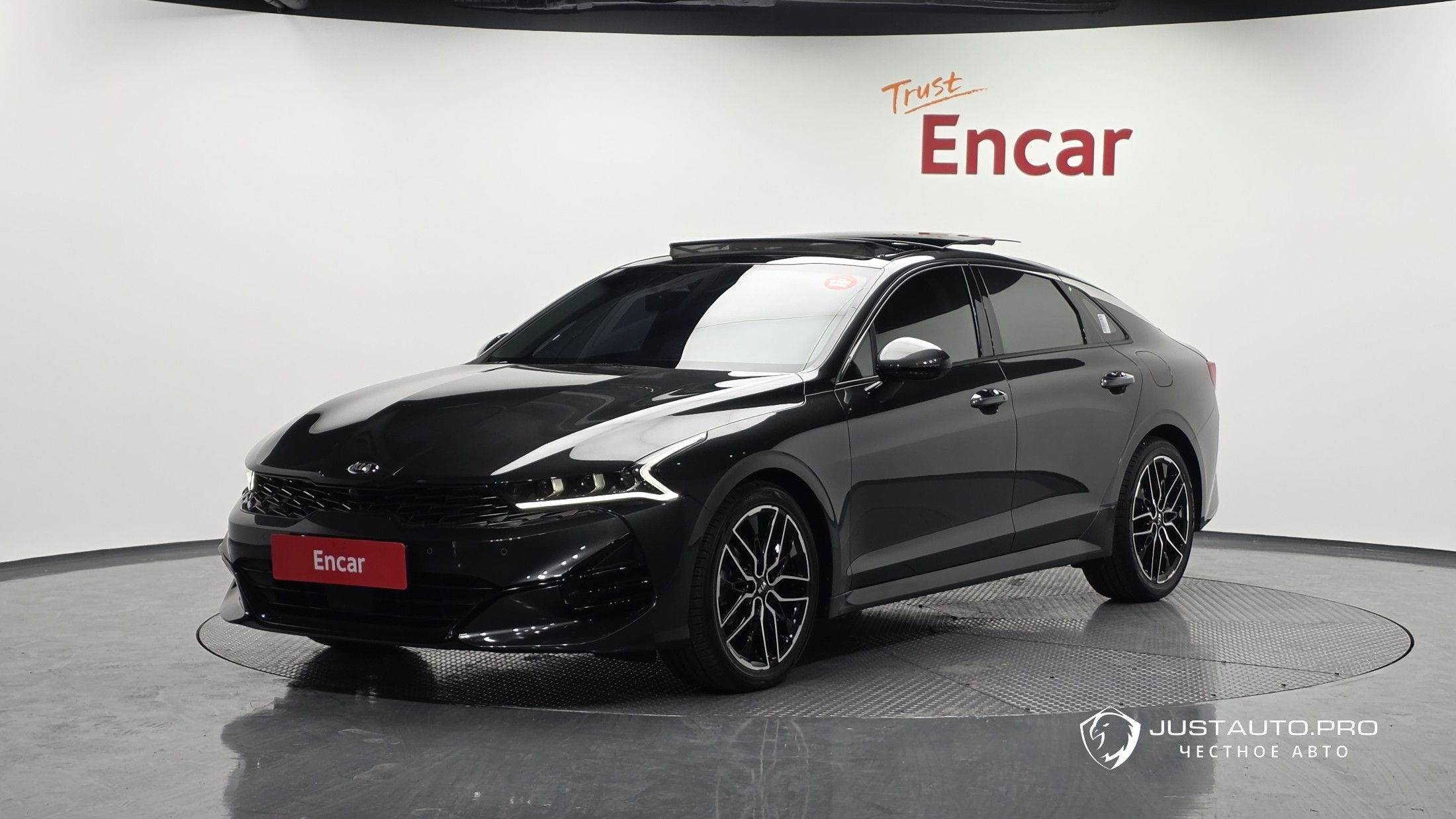 Автомобиль Kia K5