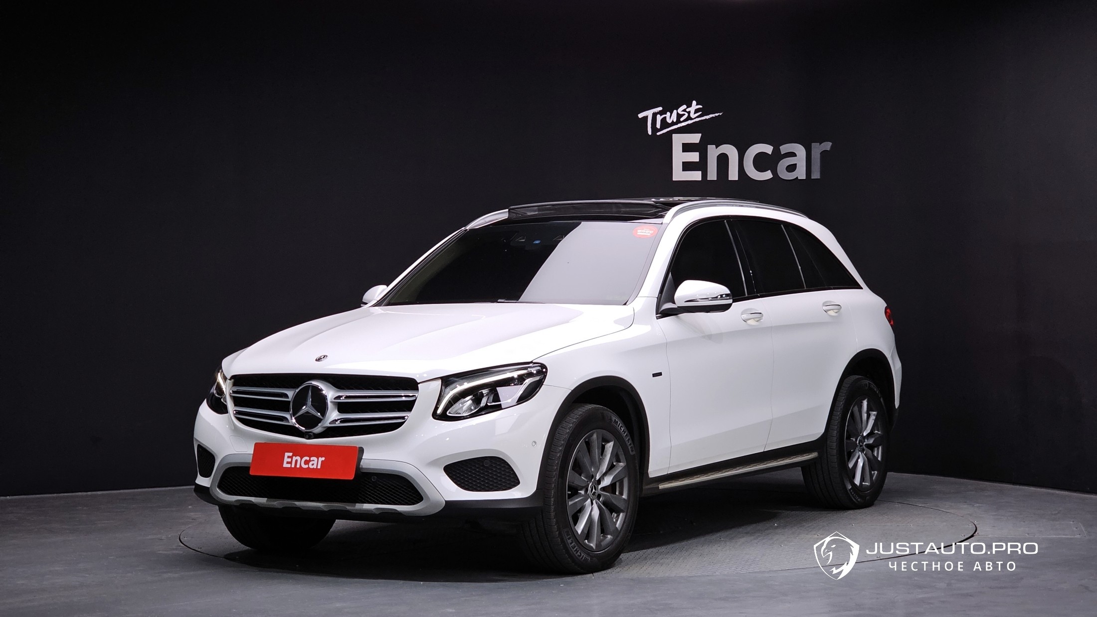 Автомобиль Mercedes-Benz GLC-Class
