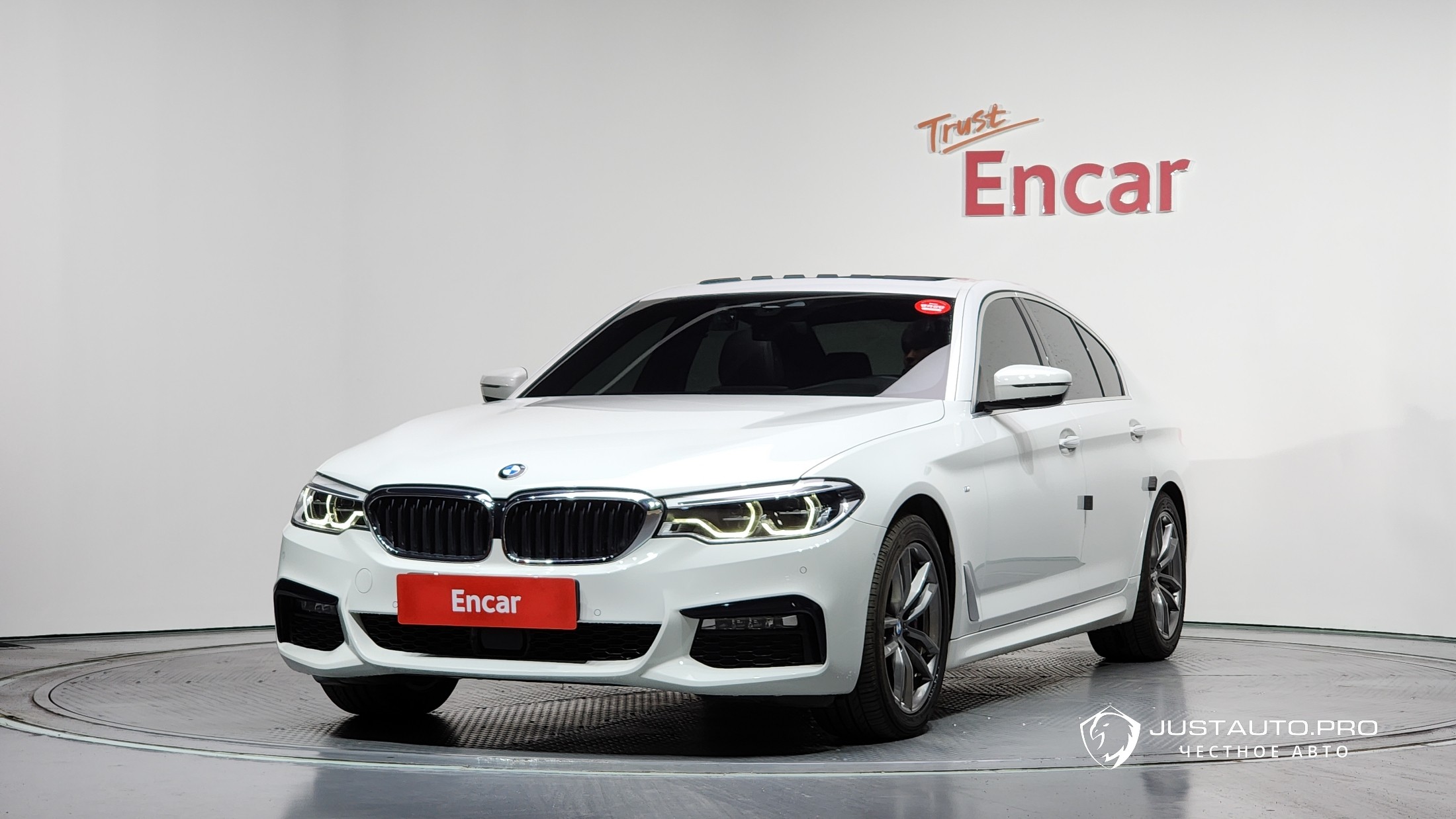 Автомобиль BMW 5-Series