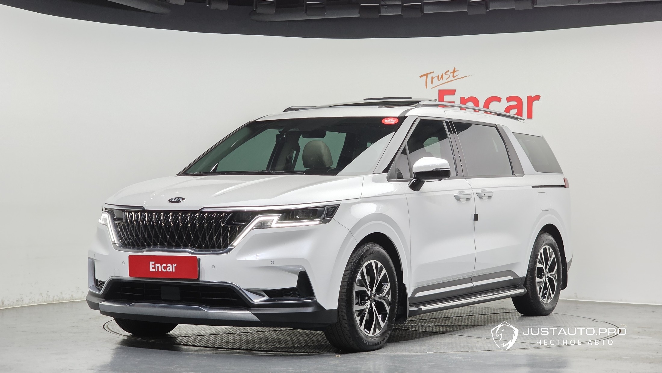 Автомобиль Kia Canival
