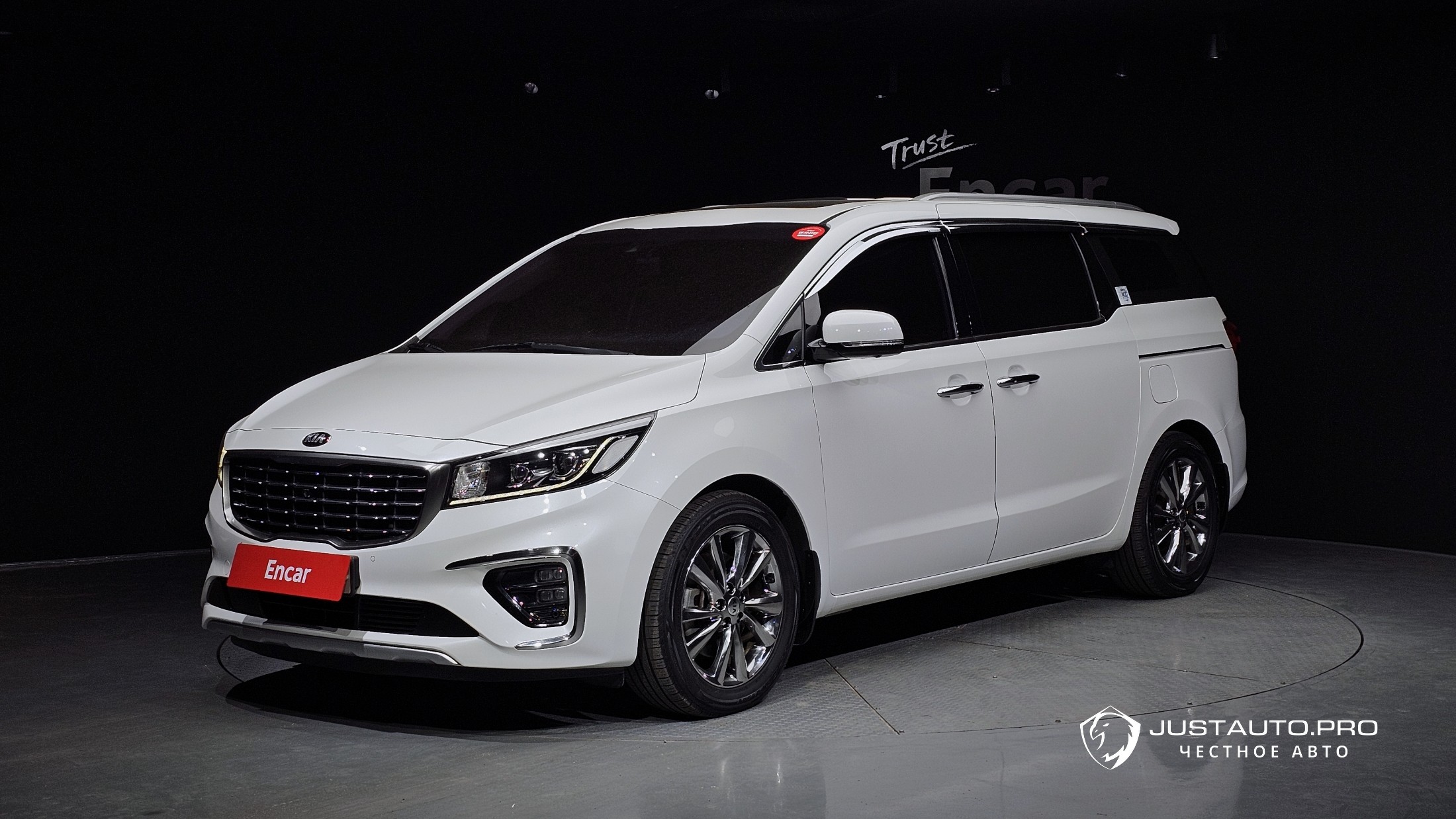 Автомобиль Kia Canival