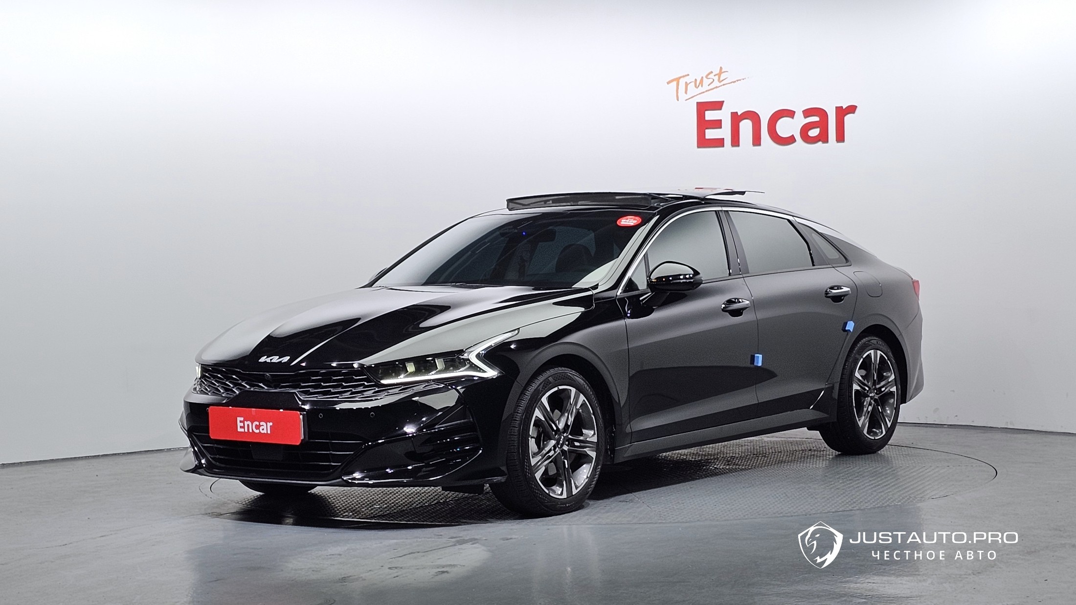 Автомобиль Kia K5