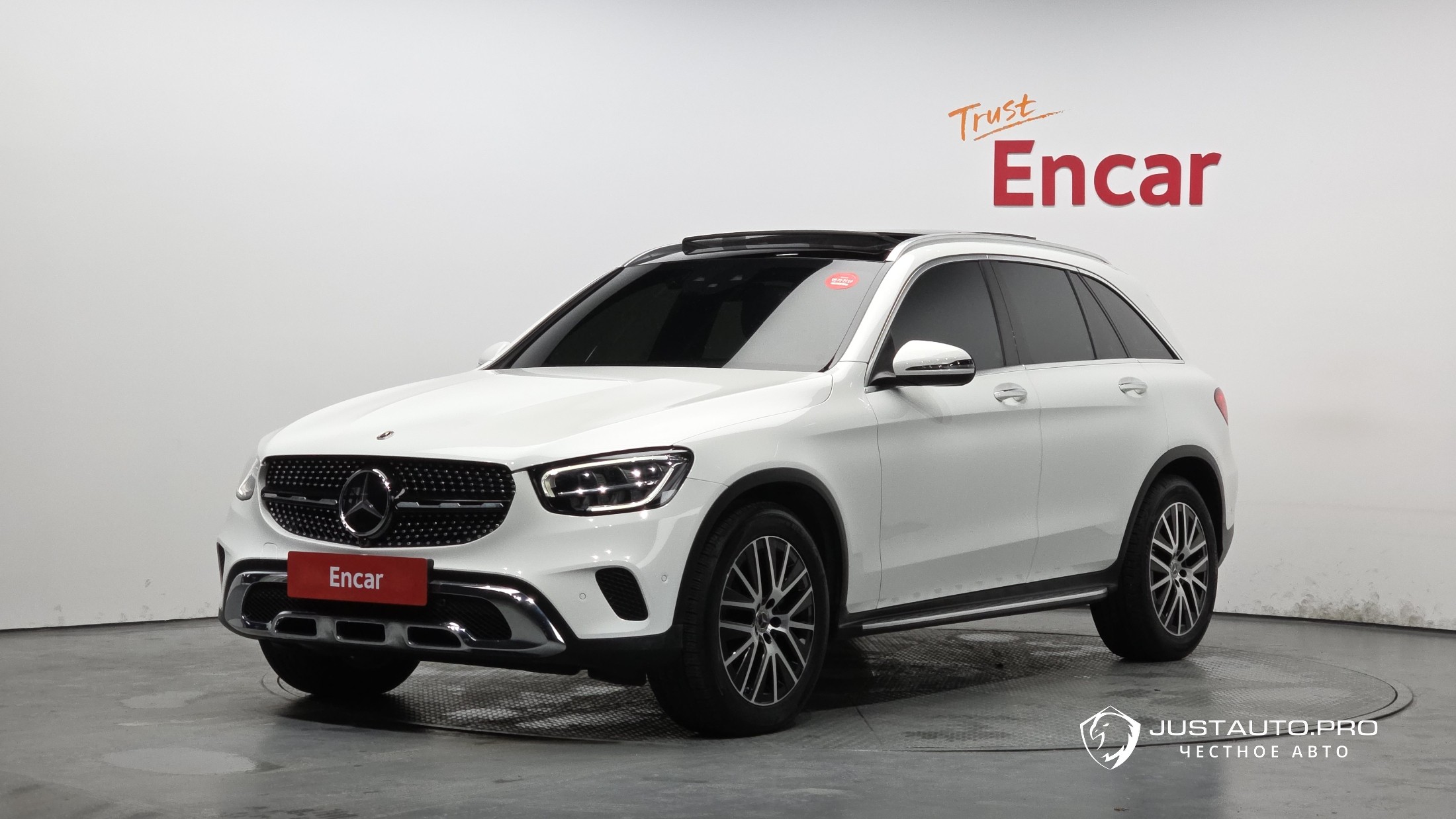 Автомобиль Mercedes-Benz GLC-Class