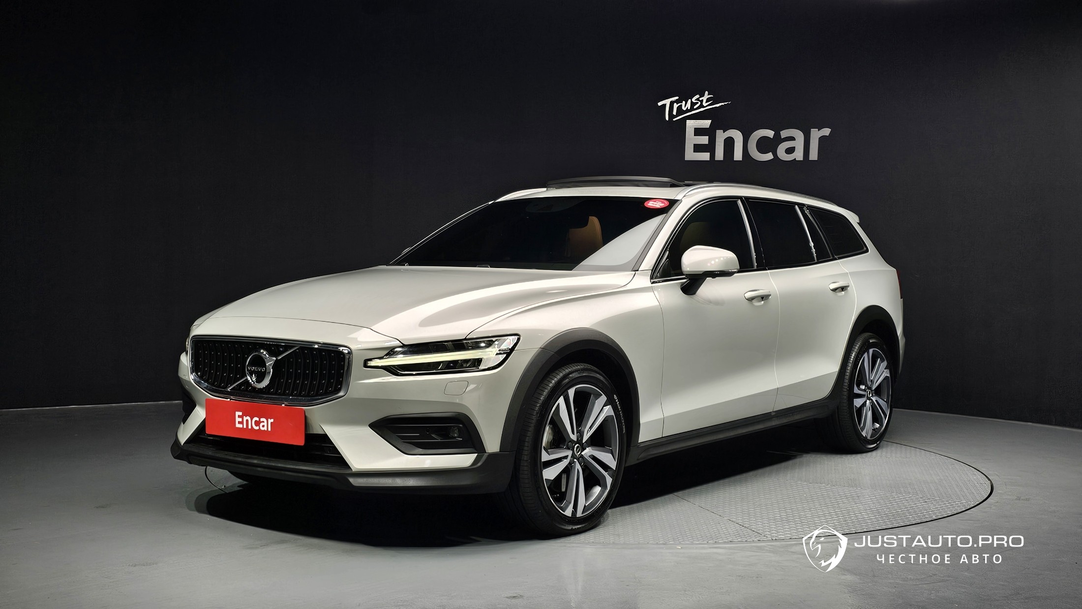 Автомобиль Volvo V60