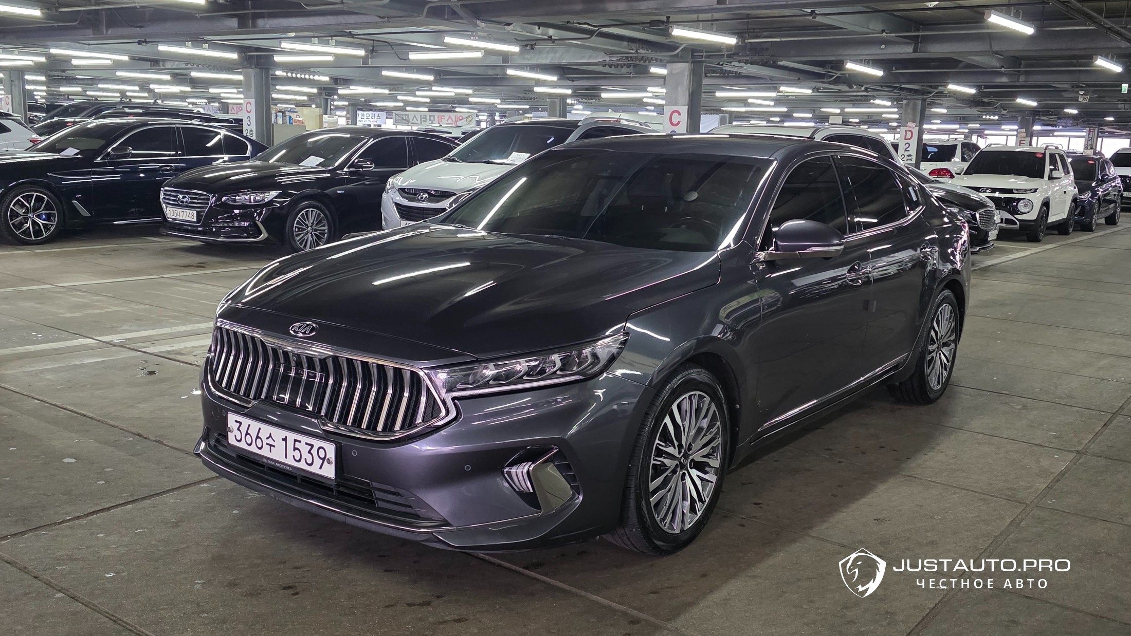 Автомобиль Kia K7