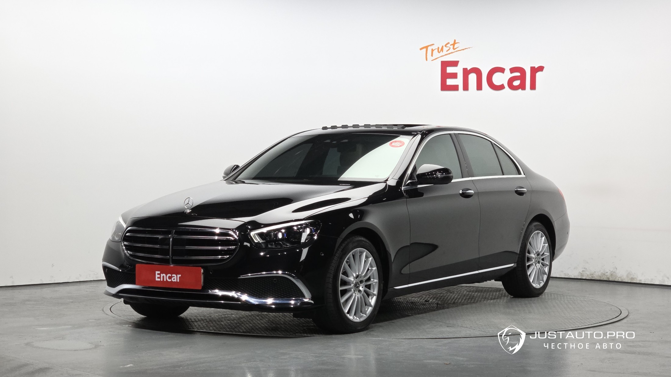 Автомобиль Mercedes-Benz E-Class