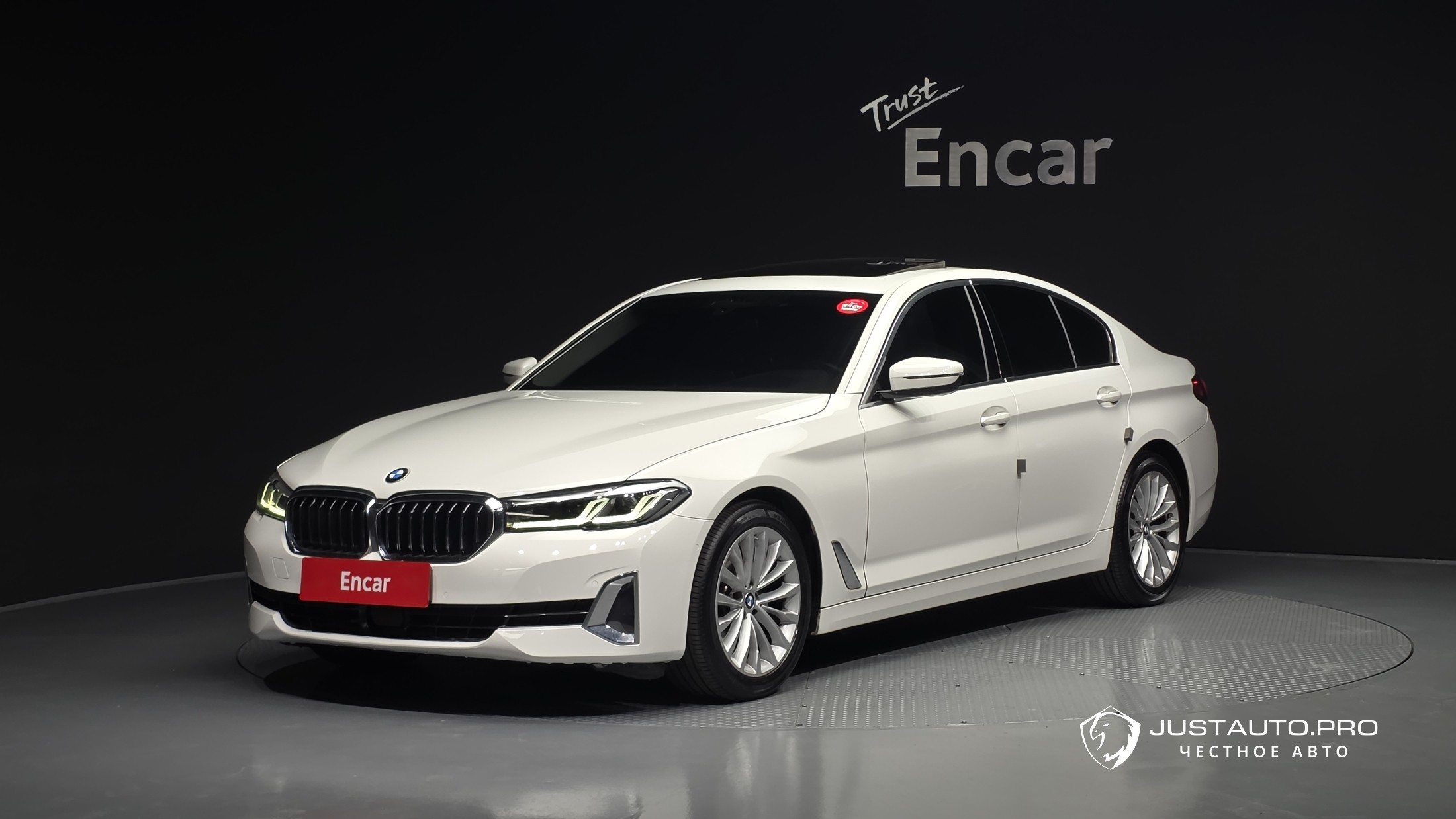 Автомобиль BMW 5-Series