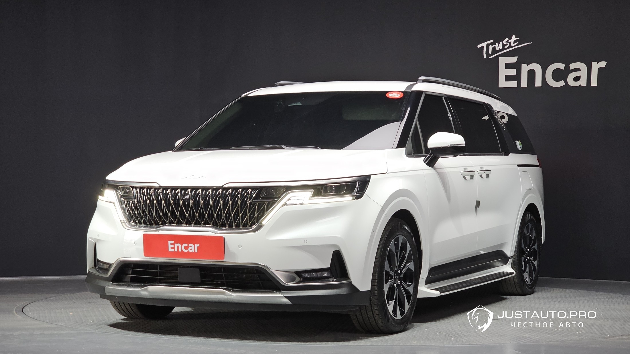 Автомобиль Kia Canival