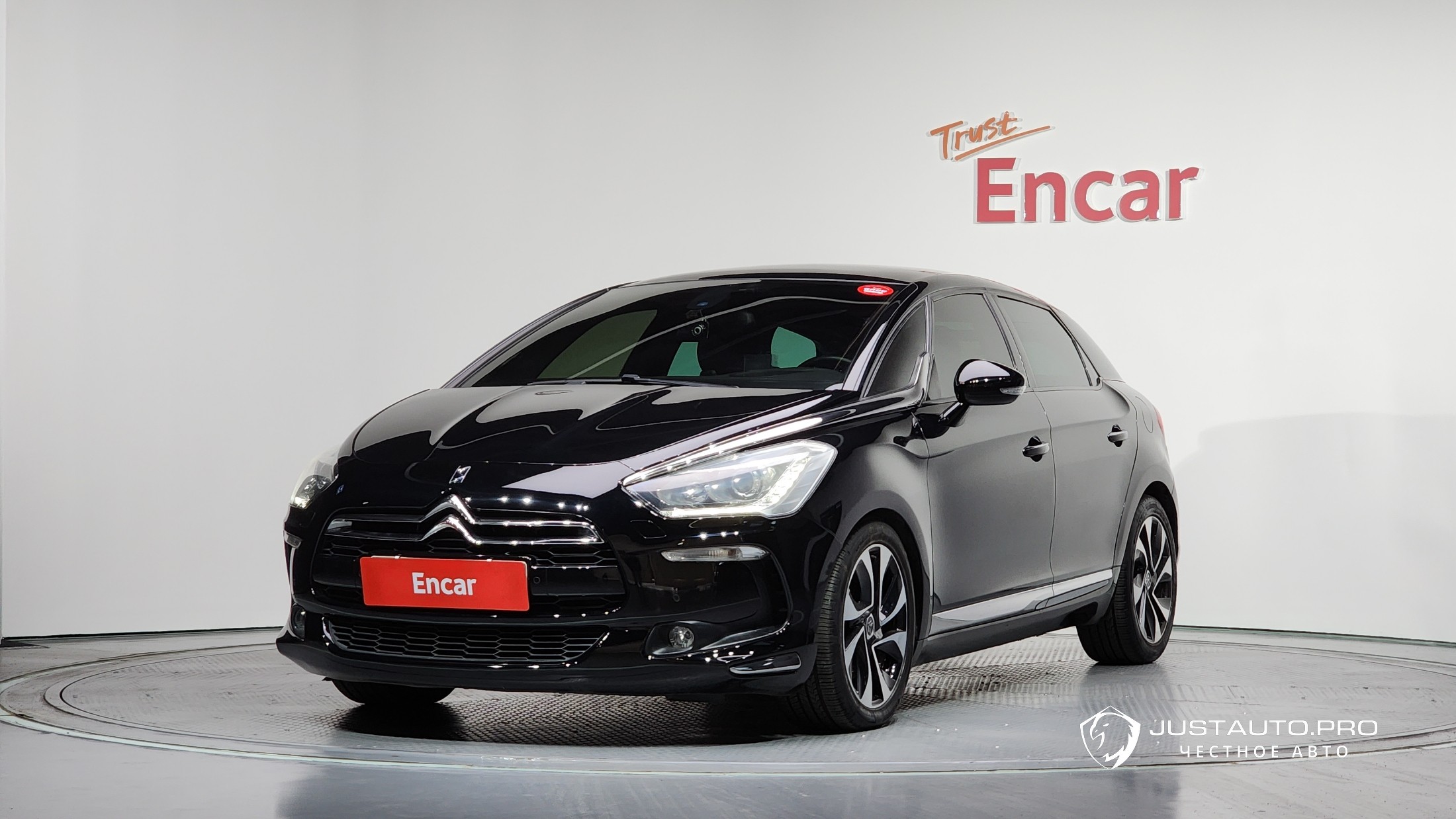 Автомобиль Citroen-DS DS5