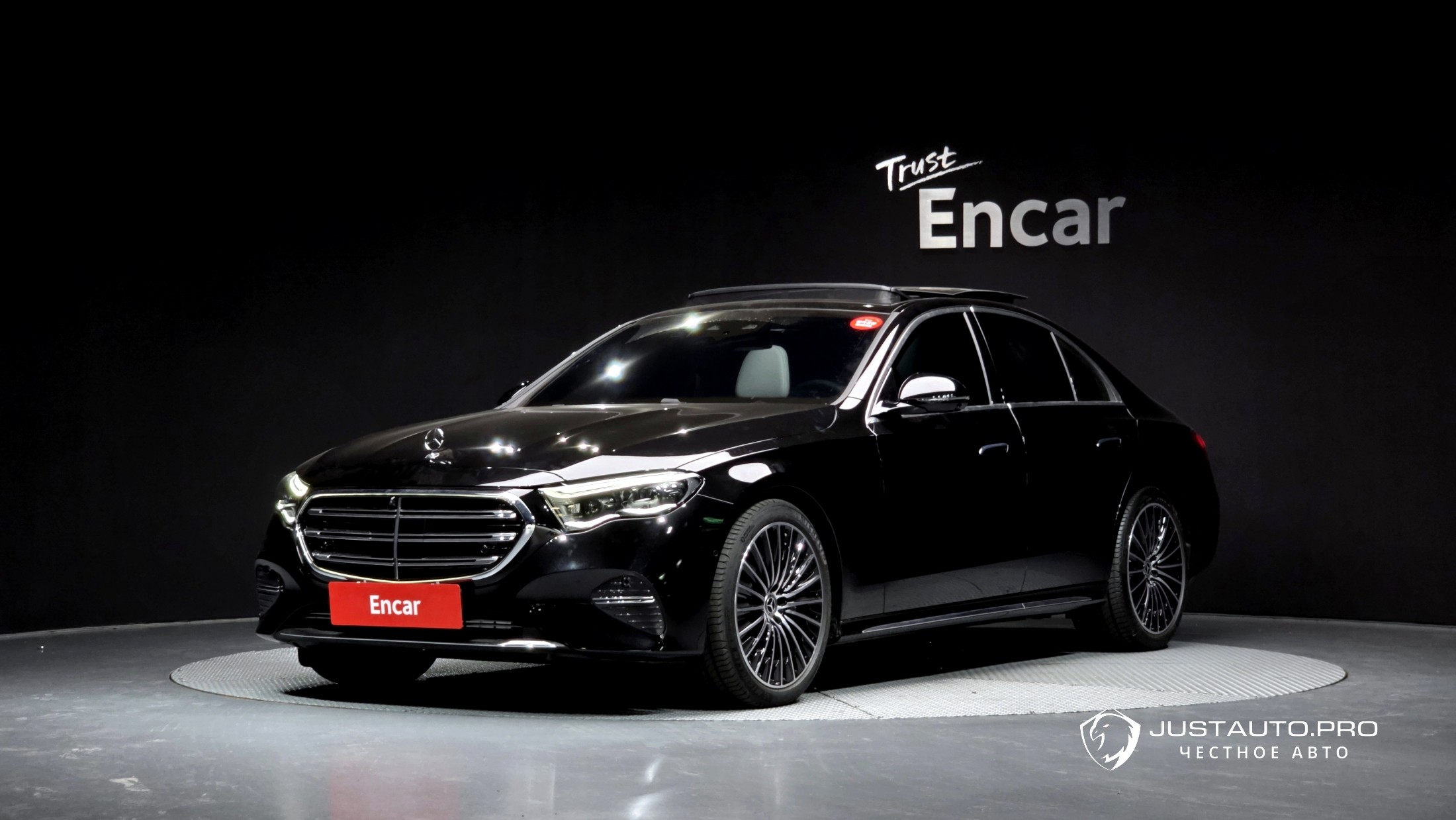 Автомобиль Mercedes-Benz E-Class