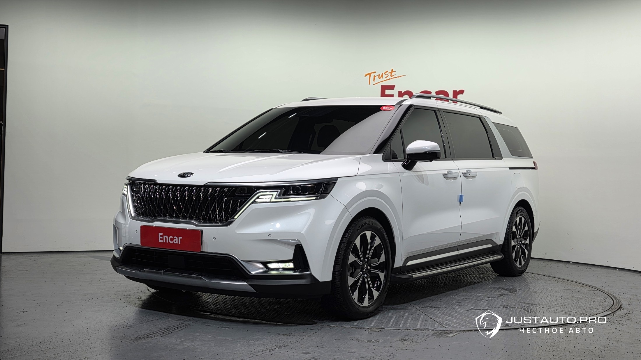 Автомобиль Kia Canival